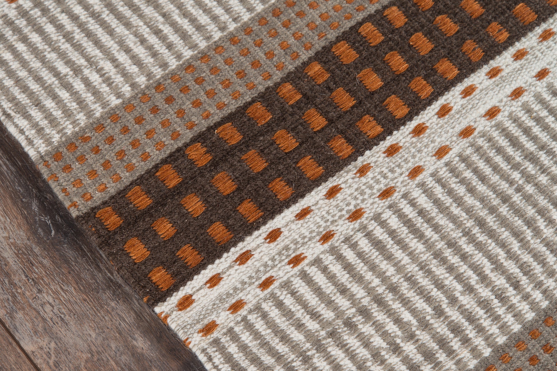 Momeni Mesa  Rust  Contemporary