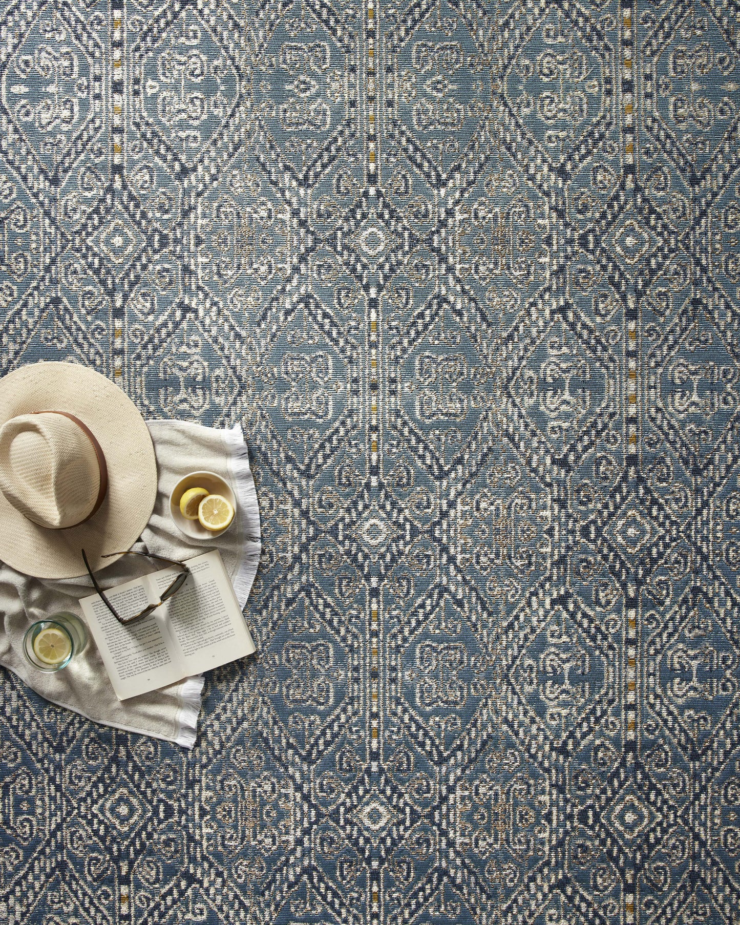 Loloi Mika  Ocean  Indoor/Outdoor