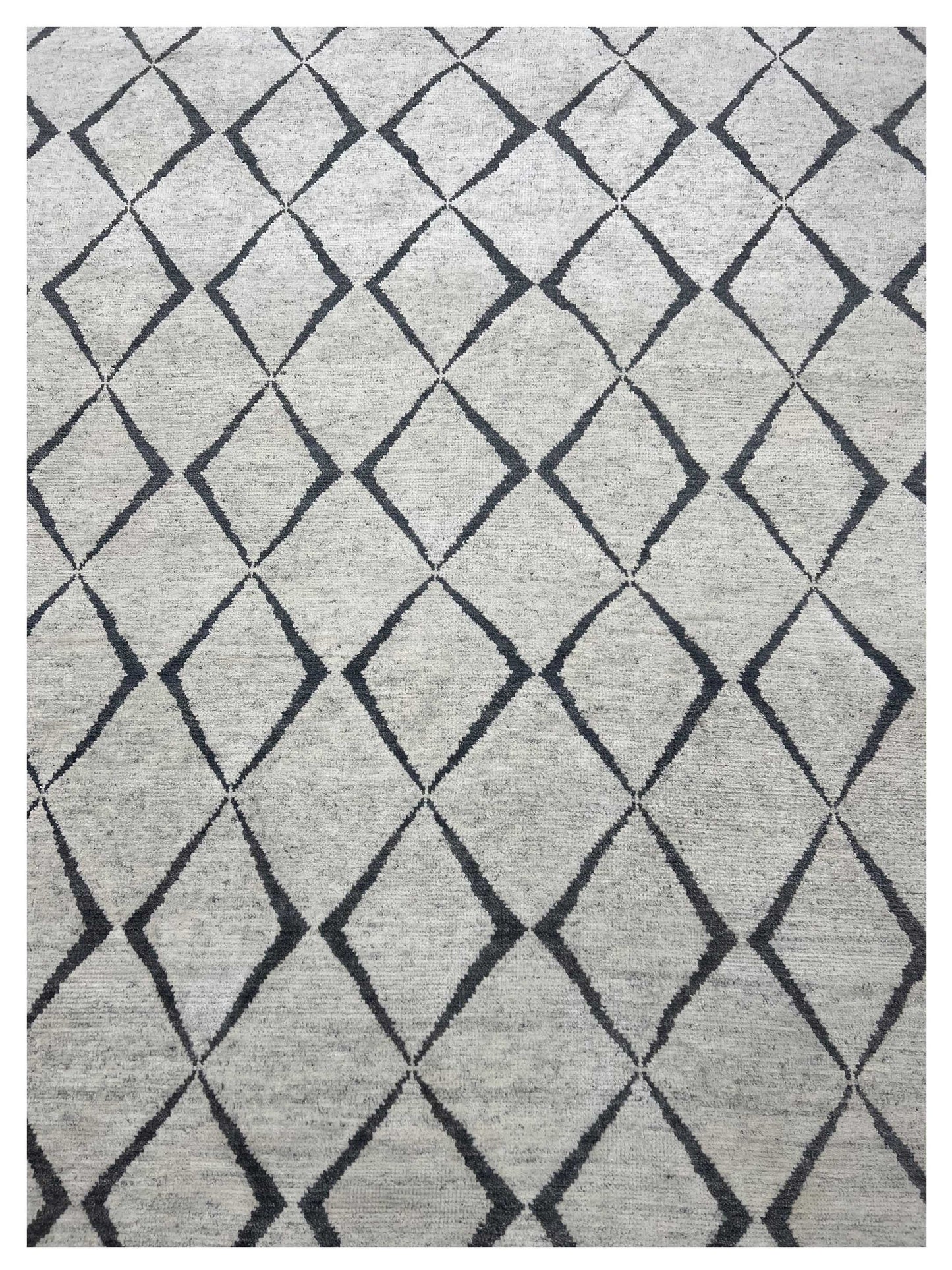 Artisan Marion Ivory Nickle Contemporary Knotted Rug