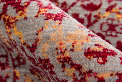 Momeni Petra PE-01 Red Traditional Machine Made Rug