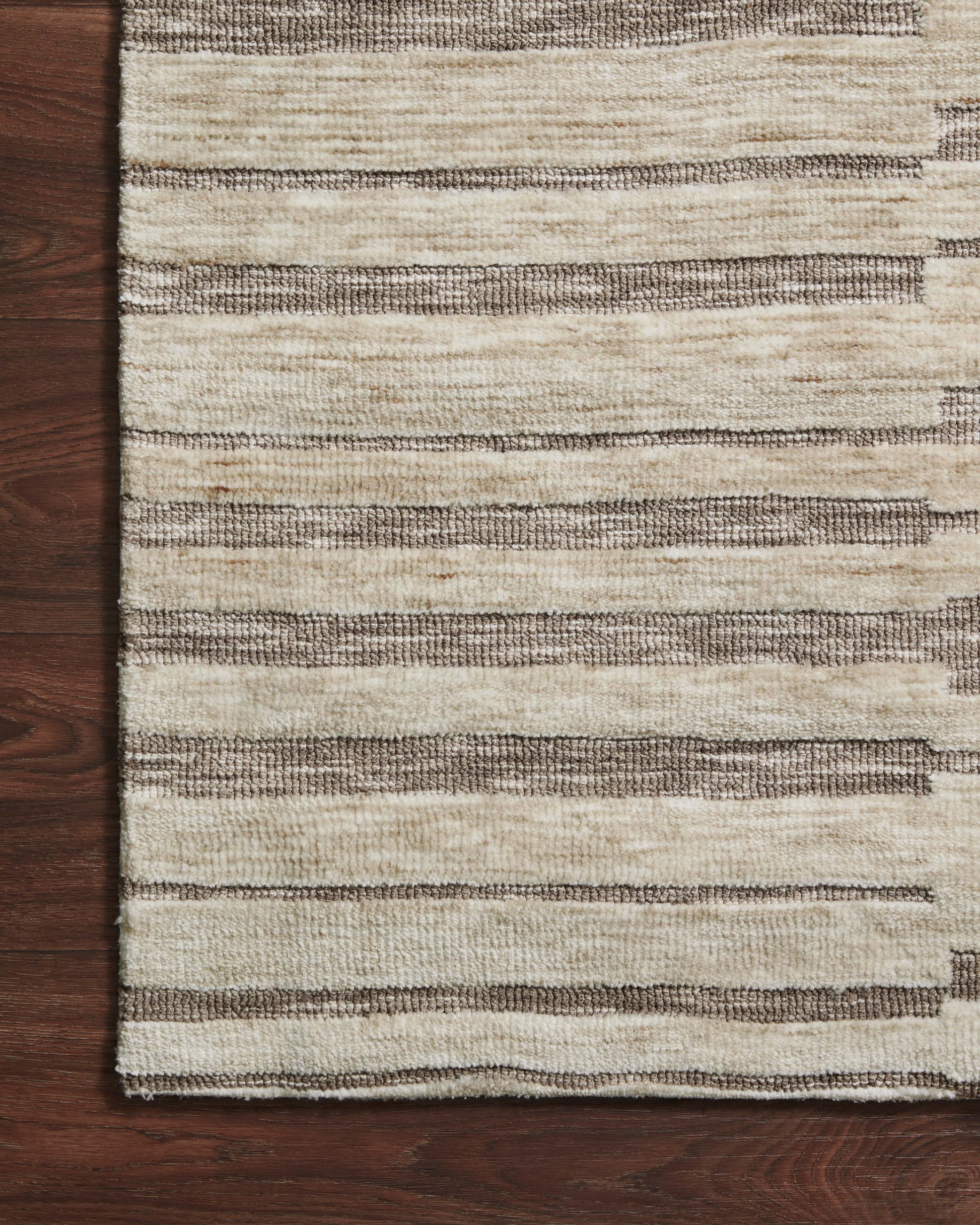 Loloi Neda  Natural Taupe Transitional