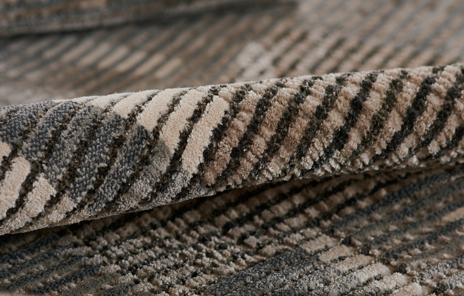 Momeni Noho  Grey  Contemporary