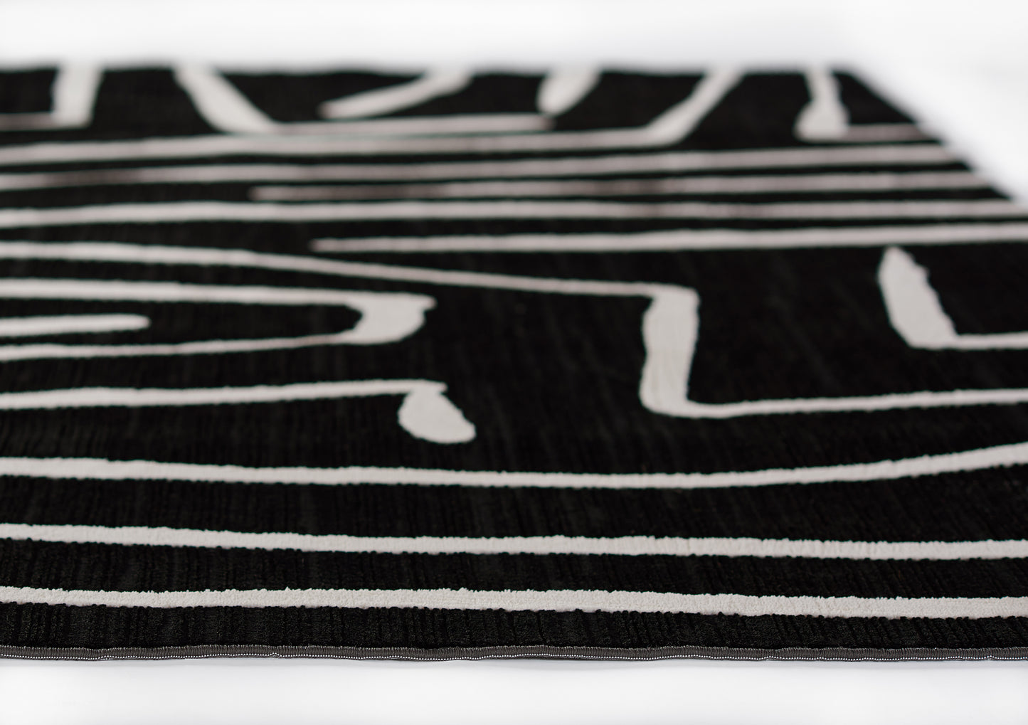 Momeni Noho  Black  Contemporary