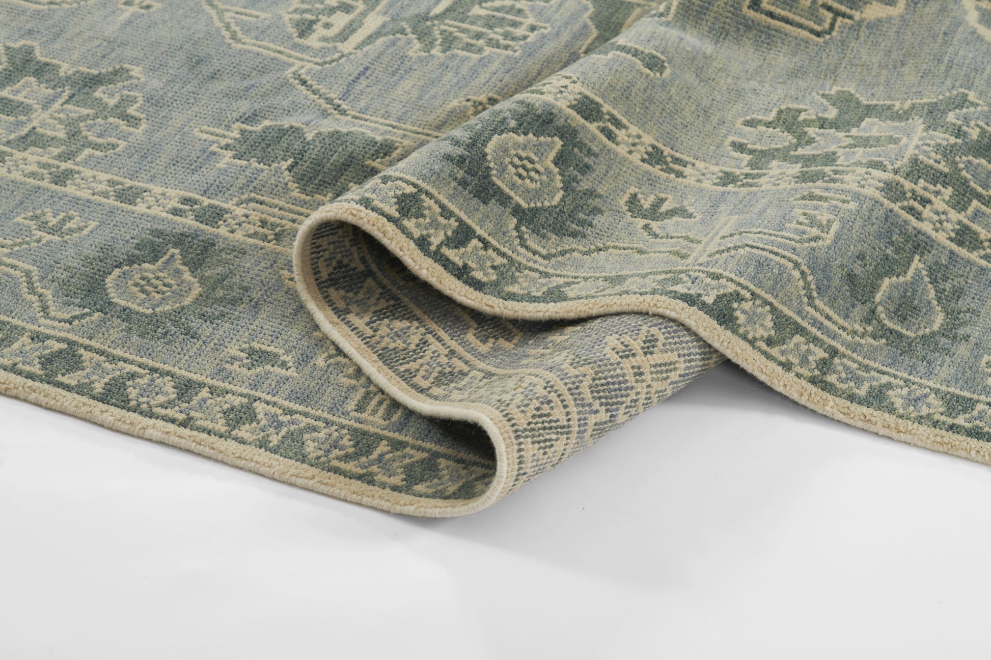 Momeni Nomad  Blue  Traditional