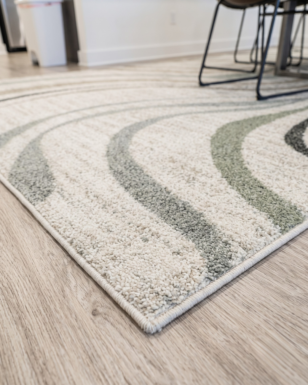Oriental Weavers Cambria 162W2 Beige Multi rug corner showing plush abstract texture