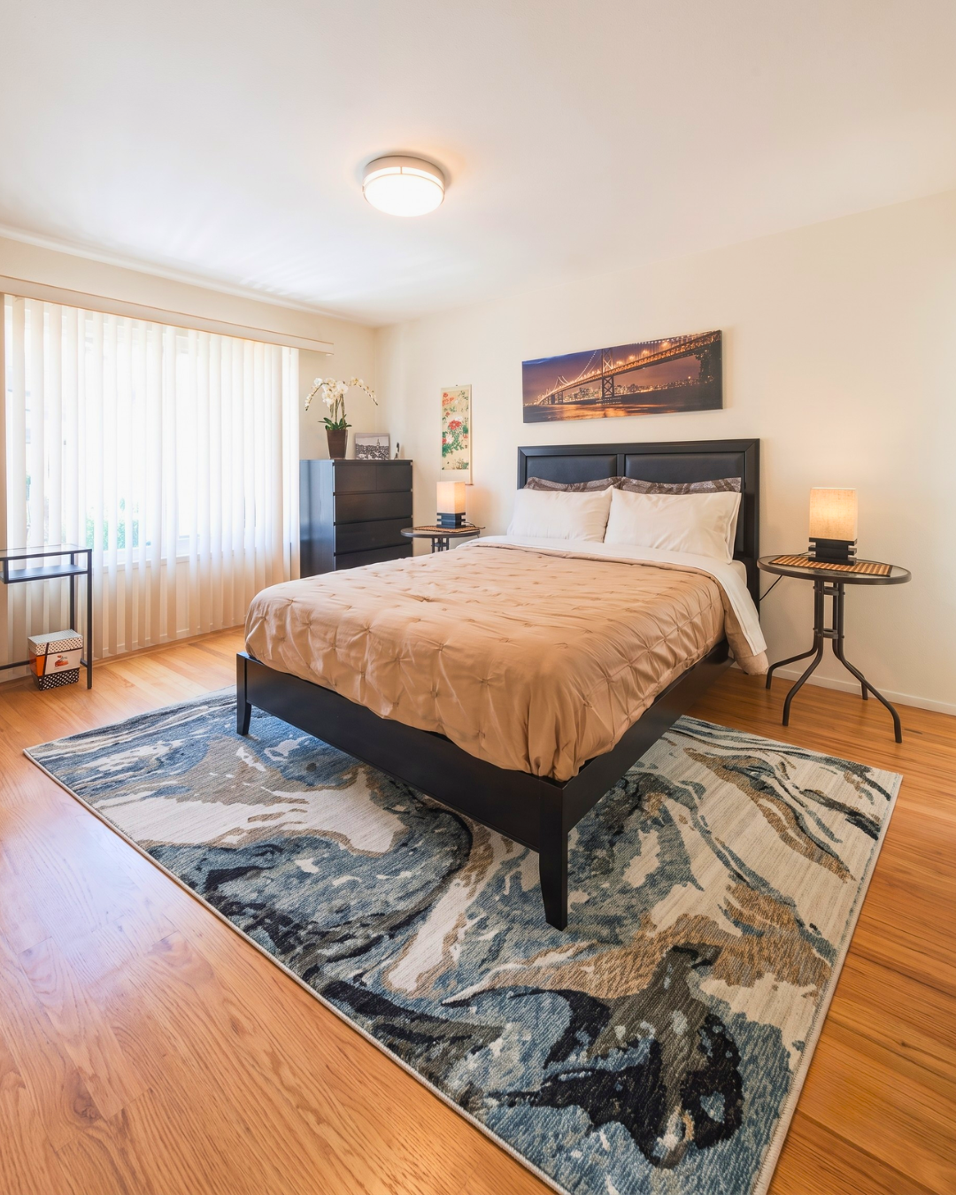 Oriental Weavers Echo ECH07 Blue Ivory abstract rug in contemporary bedroom