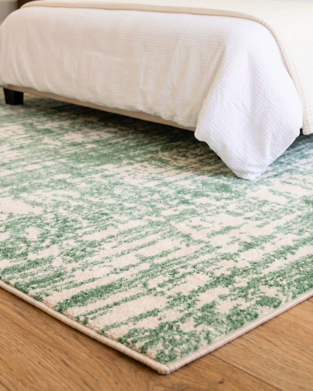 Oriental Weavers Galileo GAL09 Green Ivory abstract rug corner detail