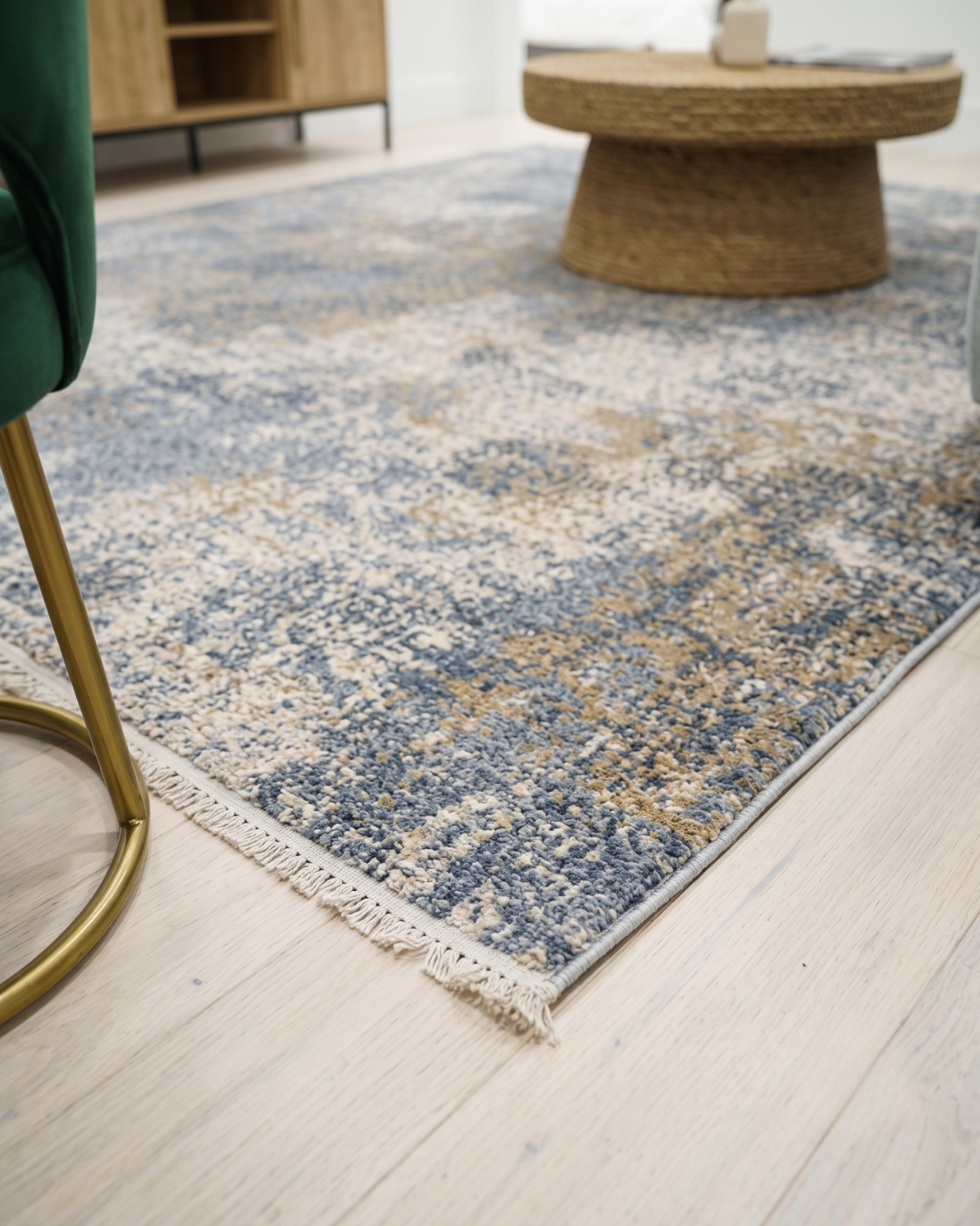 Oriental Weavers Hayden HAY08 Beige Blue rug corner detail