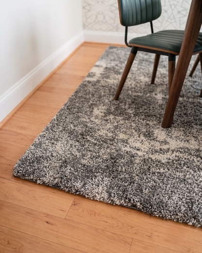 Oriental Weavers Henderson 5503H Grey Ivory shag rug corner detail with soft abstract design