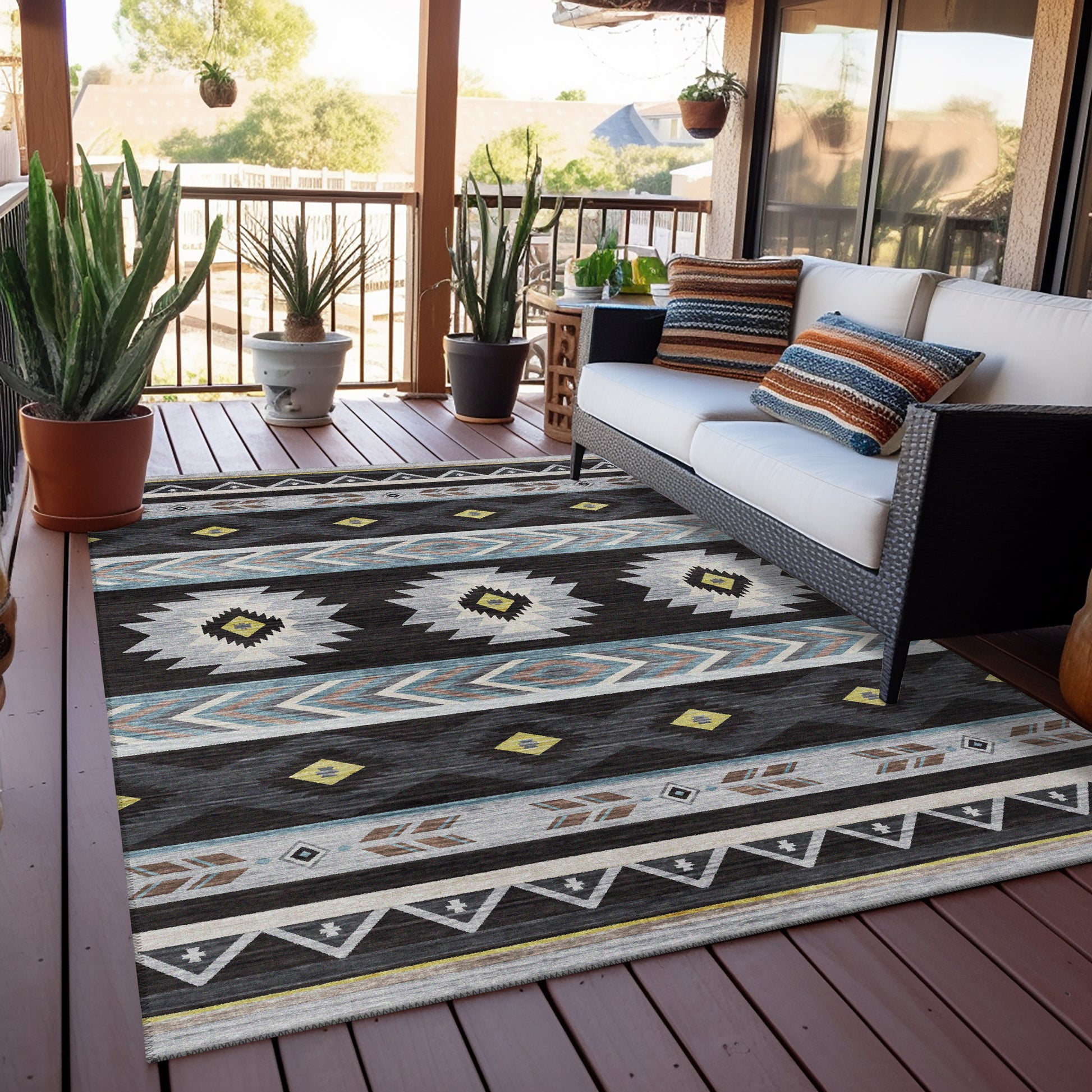Dalyn Rugs Phoenix  Black  Southwestern