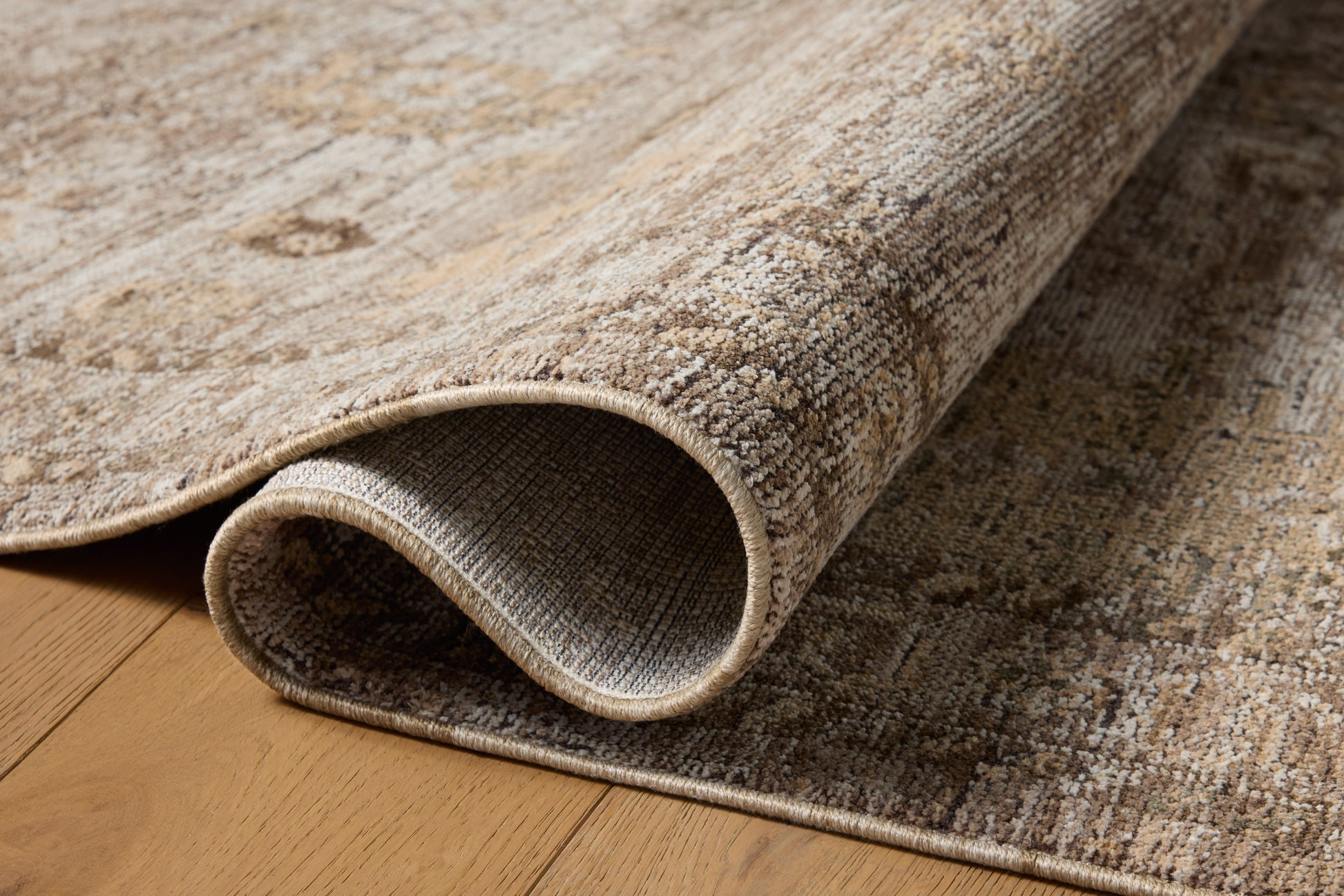 Loloi Priscilla  Sand Earth Traditional