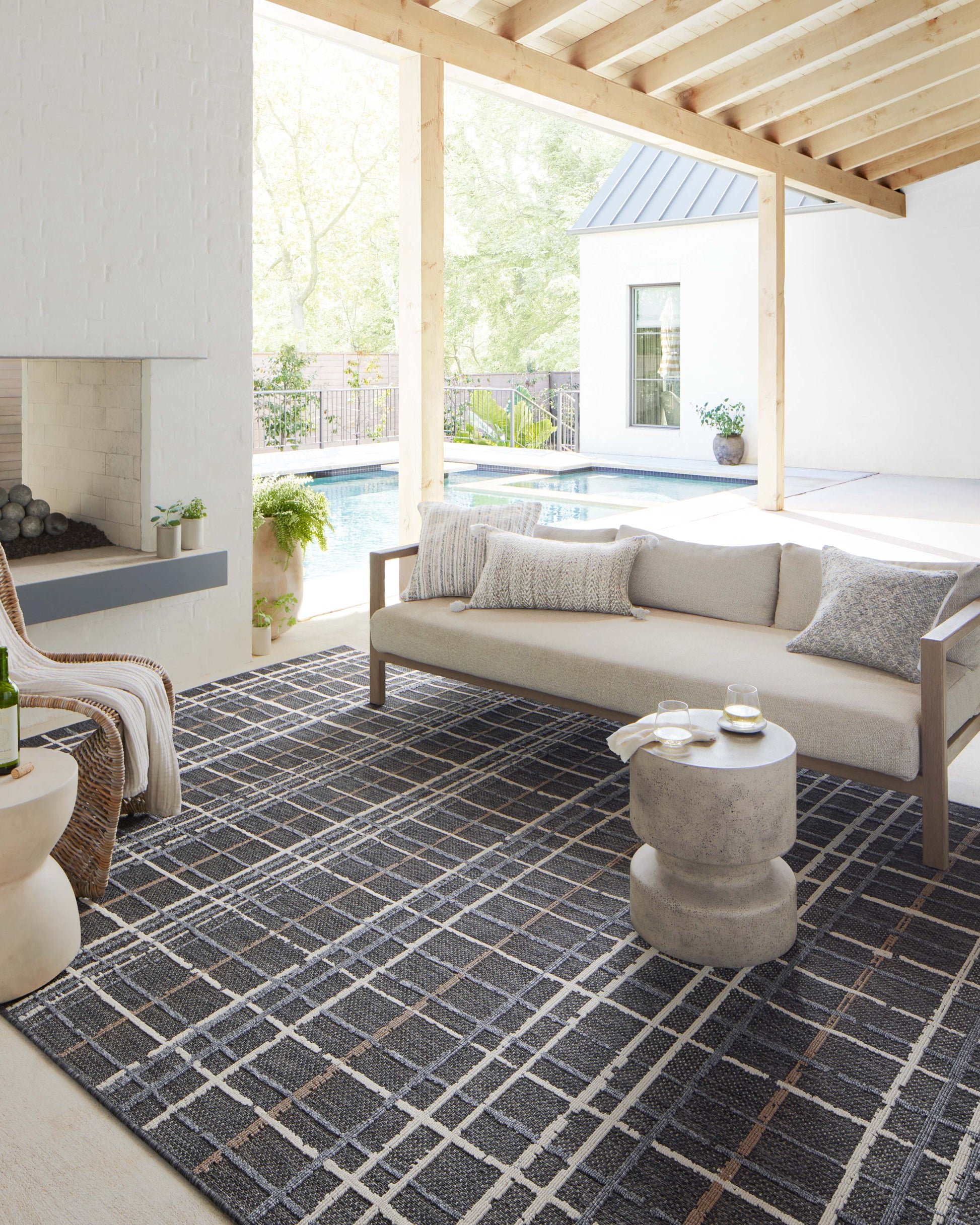 Loloi Rainier  Charcoal Multi Indoor/Outdoor