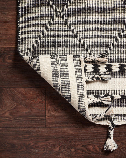 Loloi II Sawyer  Black  Contemporary