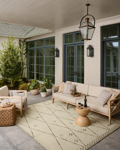 Loloi Saylor  Ivory Pebble Indoor/Outdoor