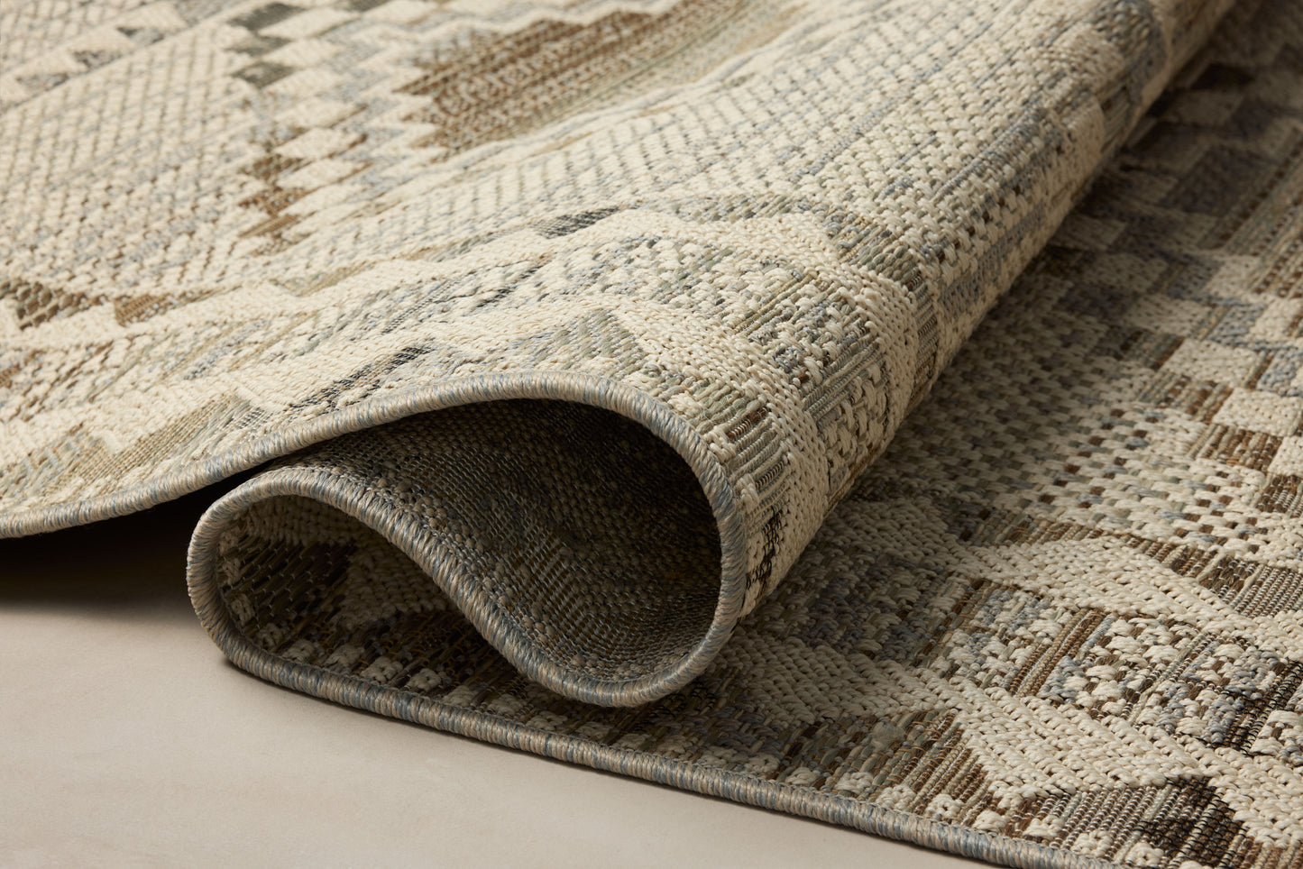 Loloi Saylor  Ivory Granite Indoor/Outdoor