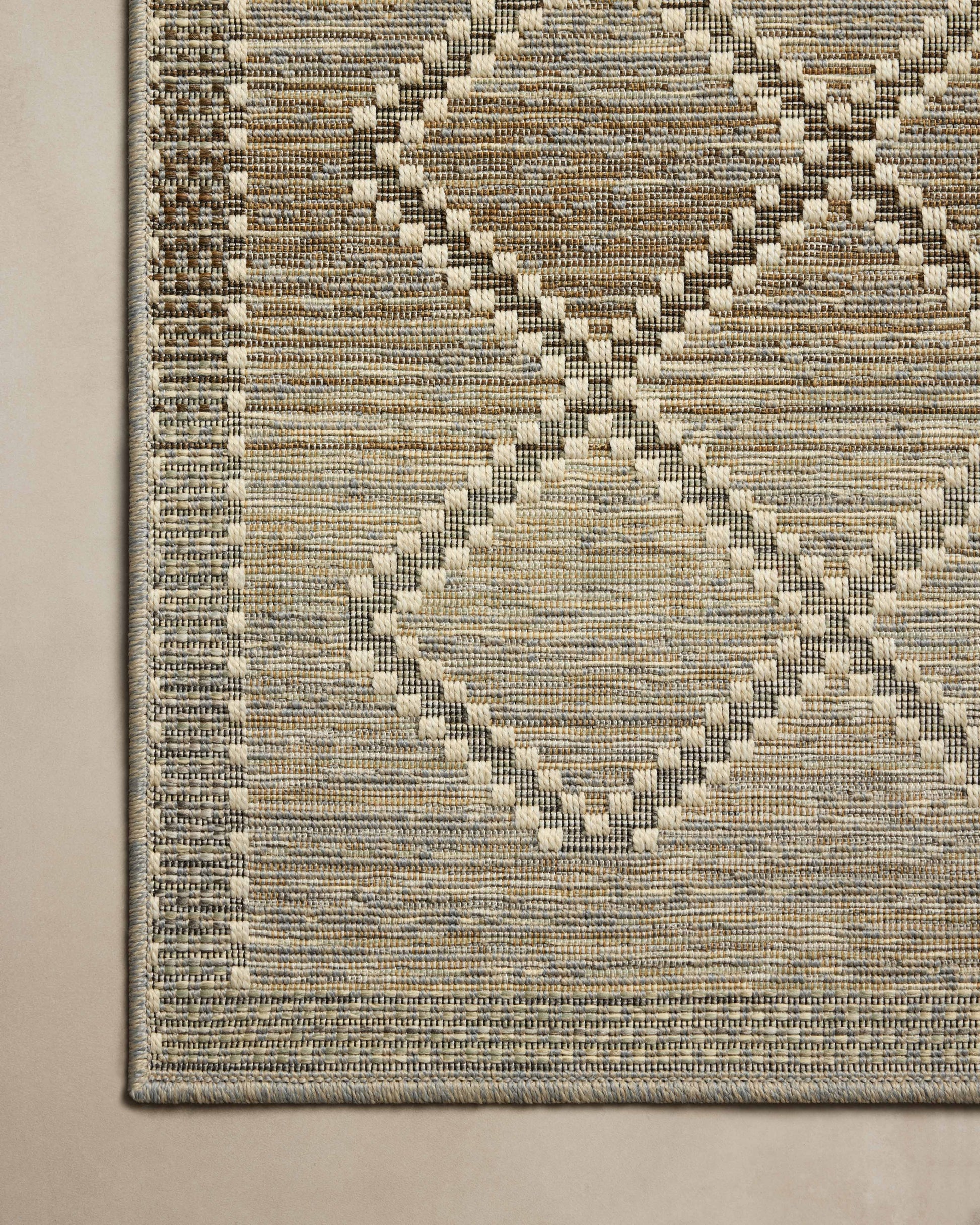 Loloi Saylor  Stone Ivory Indoor/Outdoor