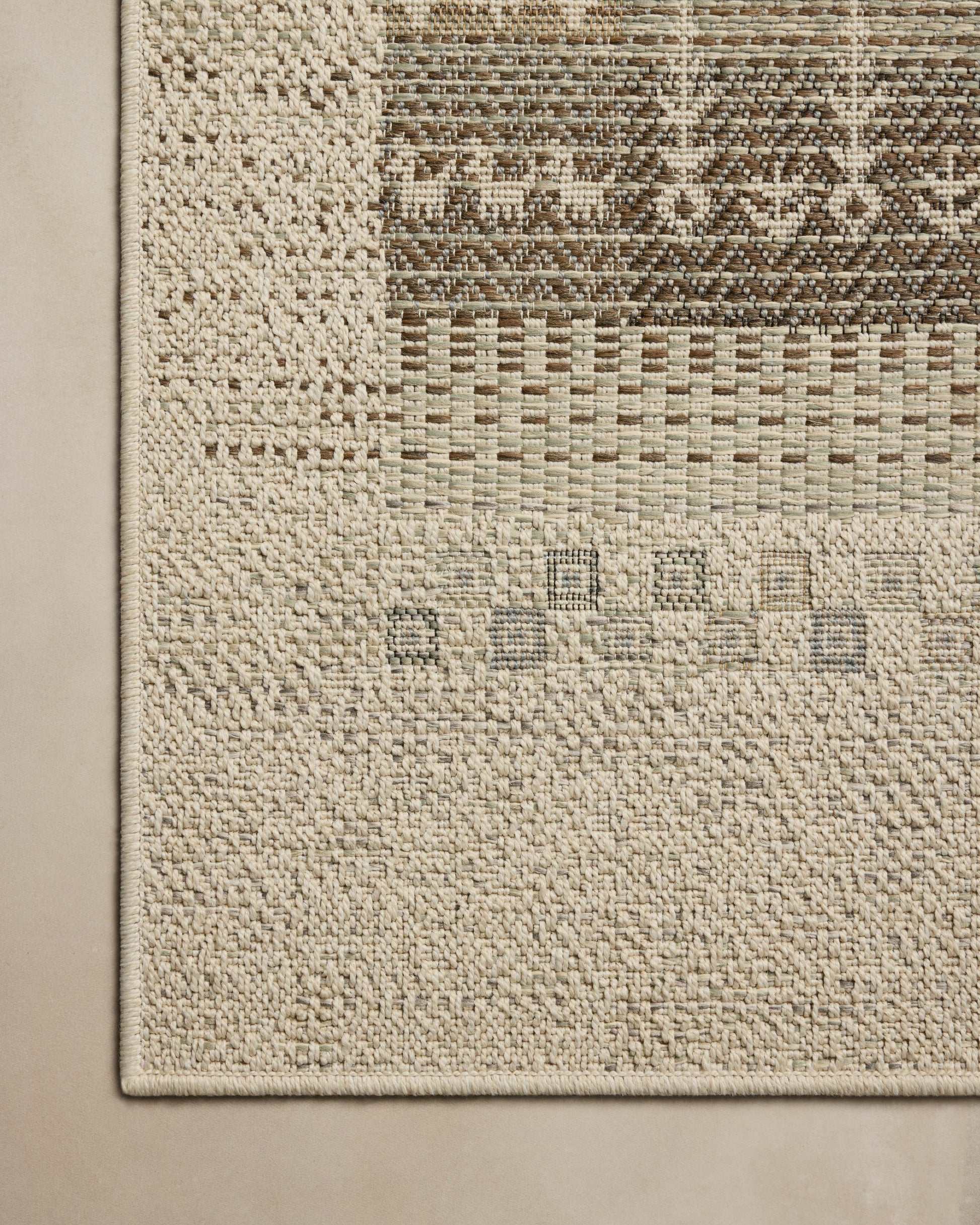 Loloi Saylor  Ivory Earth Indoor/Outdoor