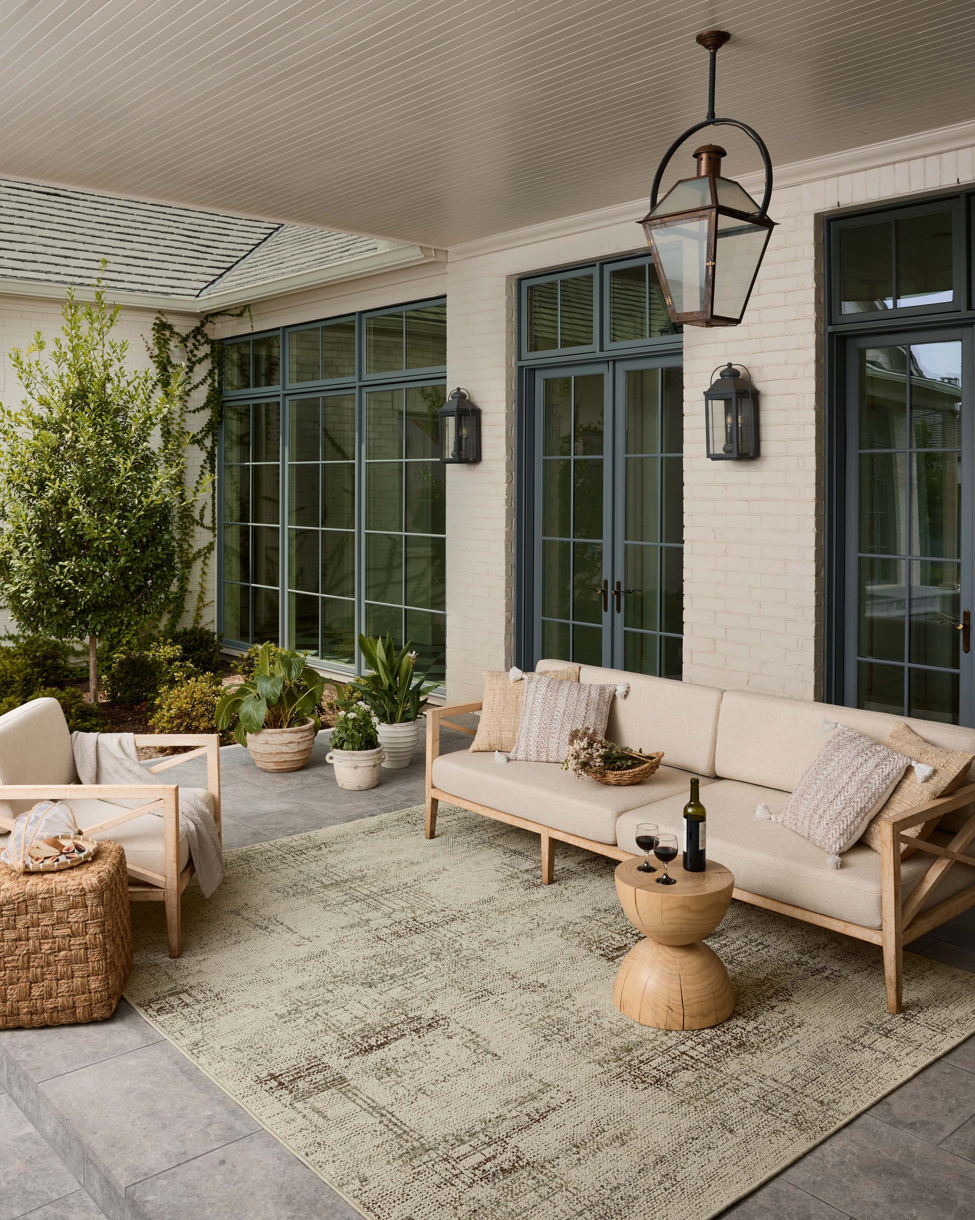 Loloi Saylor  Ivory Fog Indoor/Outdoor