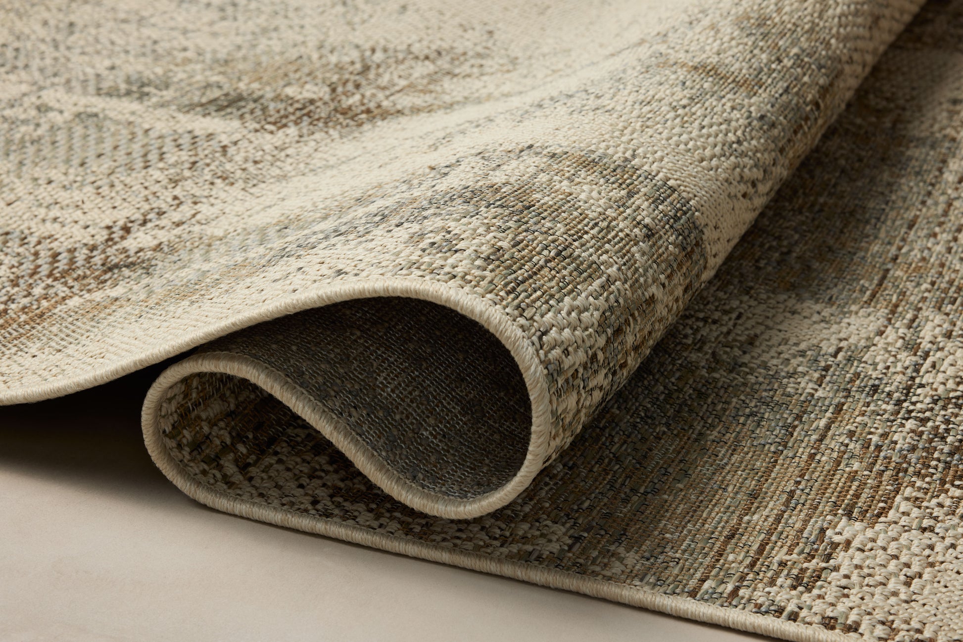 Loloi Saylor  Smoke Ivory Indoor/Outdoor