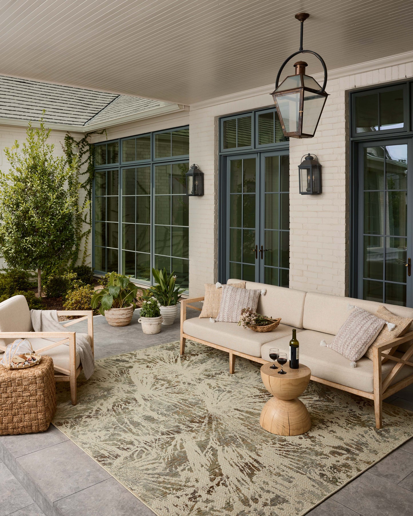 Loloi Saylor  Ivory Stone Indoor/Outdoor