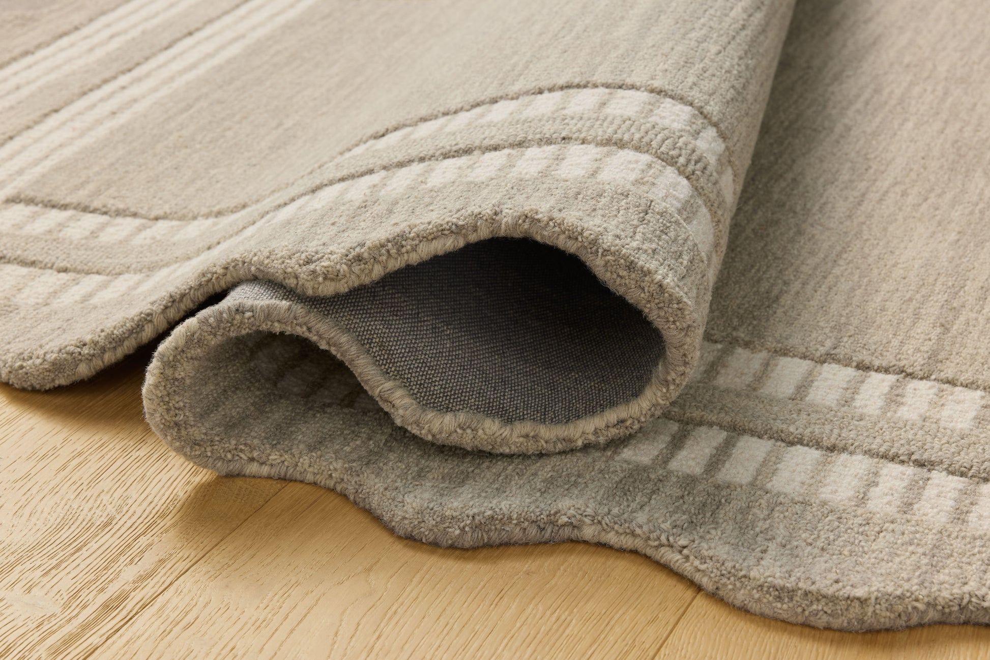 Chris Loves Julia x Loloi Scottie  Fog Ivory Transitional