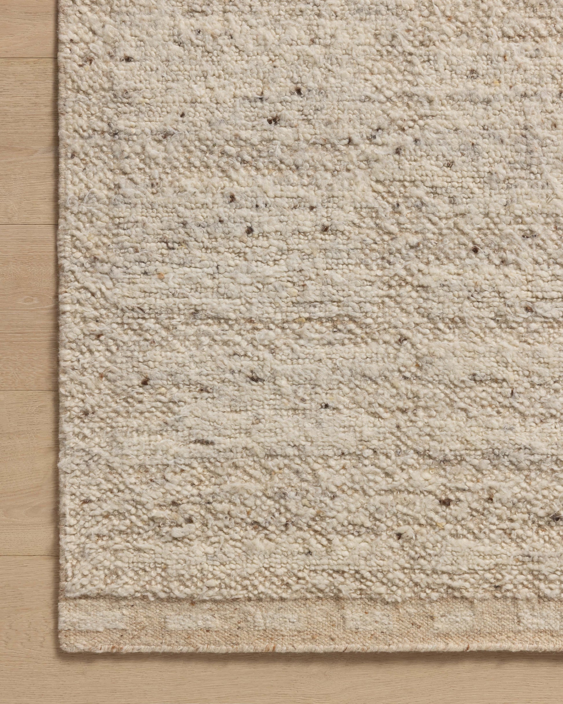 Amber Lewis x Loloi Suki  Sand Ivory Contemporary