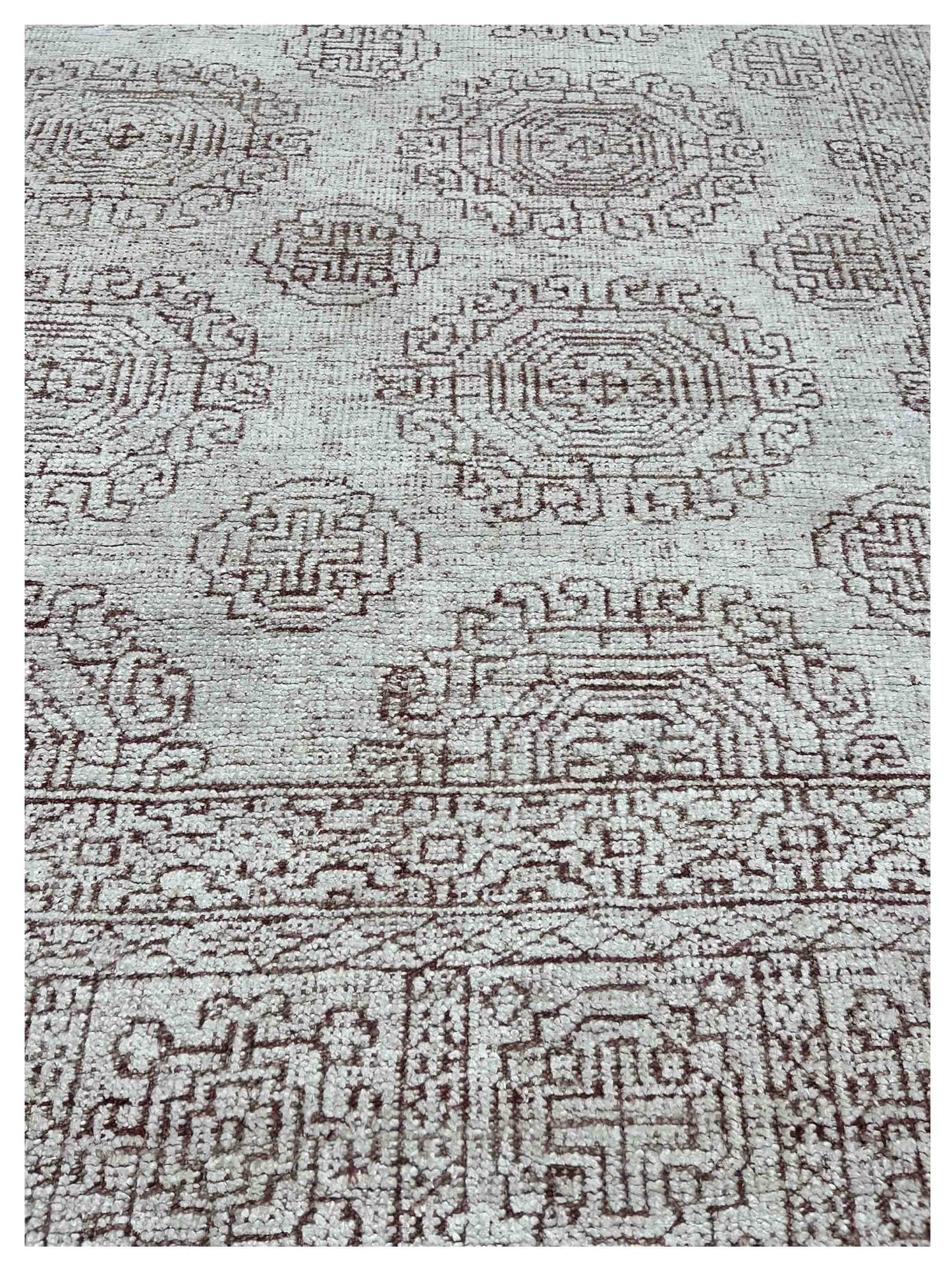 Artisan Serenade  Persimmion Ivory Transitional Knotted Rug