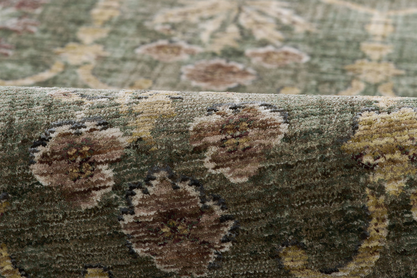 Momeni Wisteria  Green  Traditional