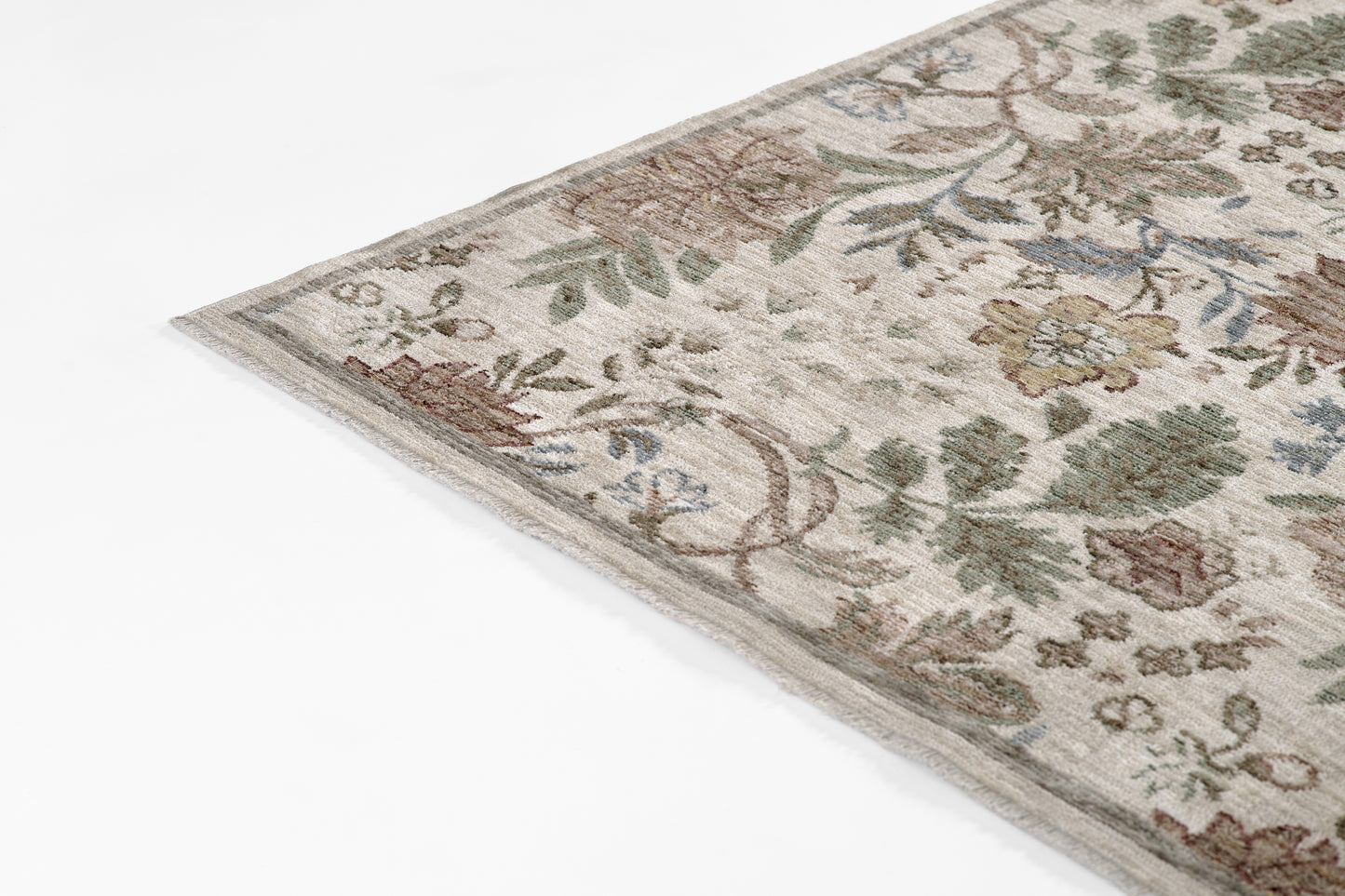 Momeni Wisteria  Ivory  Traditional