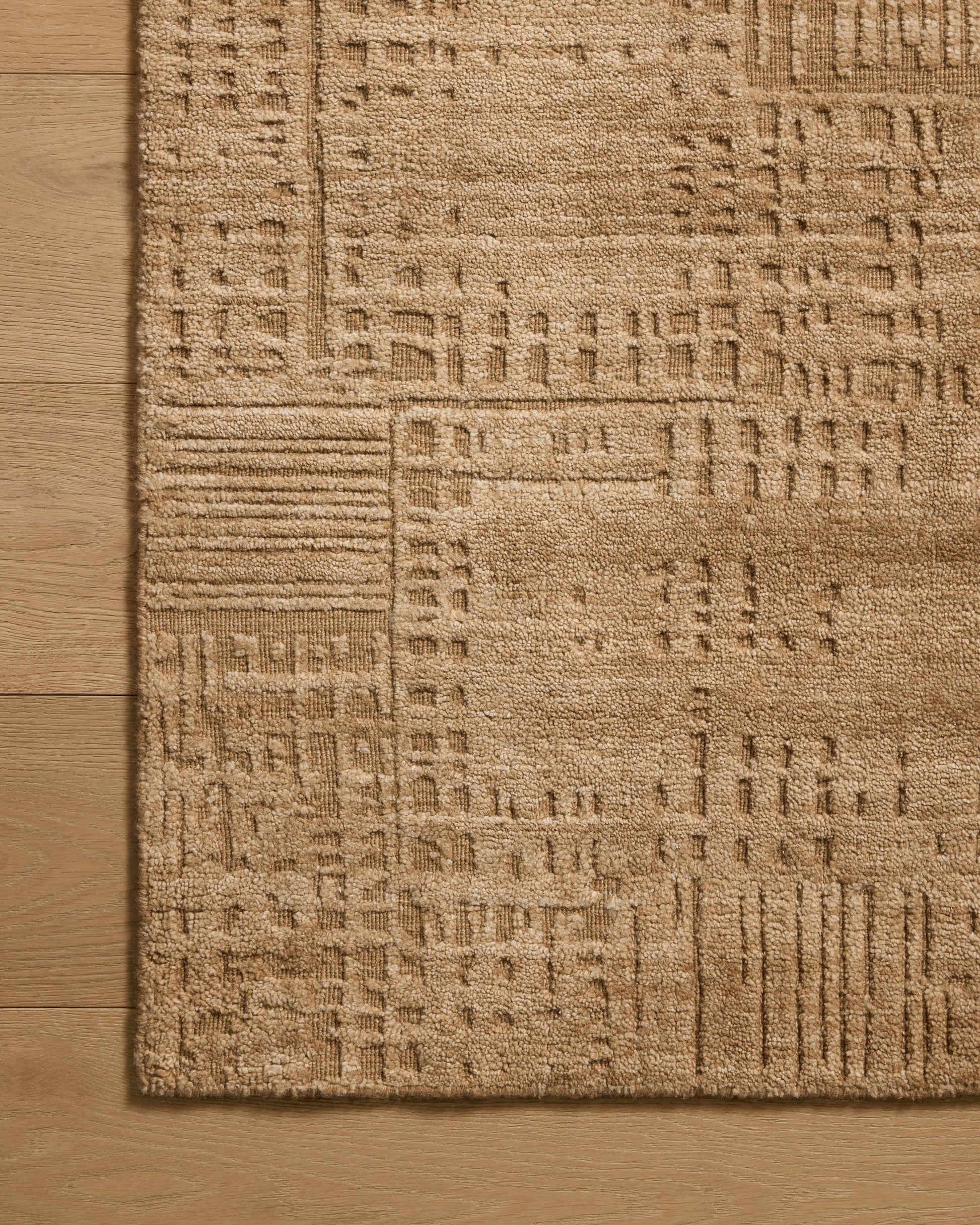 Loloi Woods  Sand  Contemporary