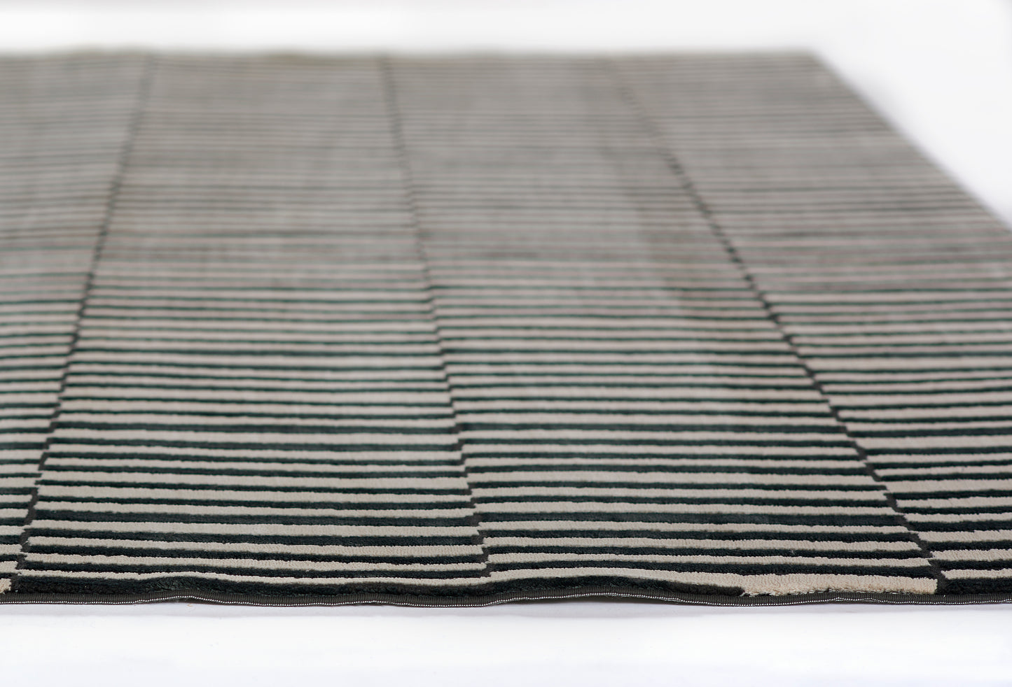 Momeni Xander  Black  Contemporary