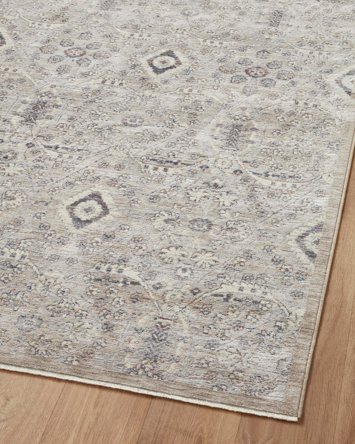 Amber Lewis x Loloi Zuma  Silver Sky Transitional