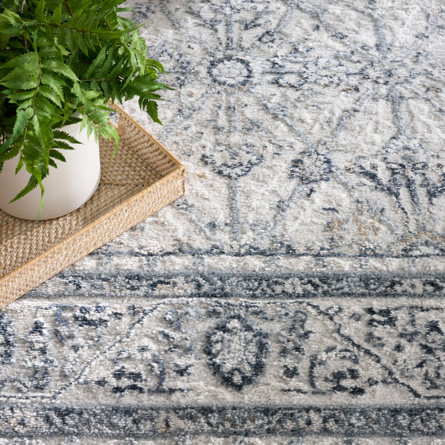 Nourison Home Dekor  Grey Navy  Traditional