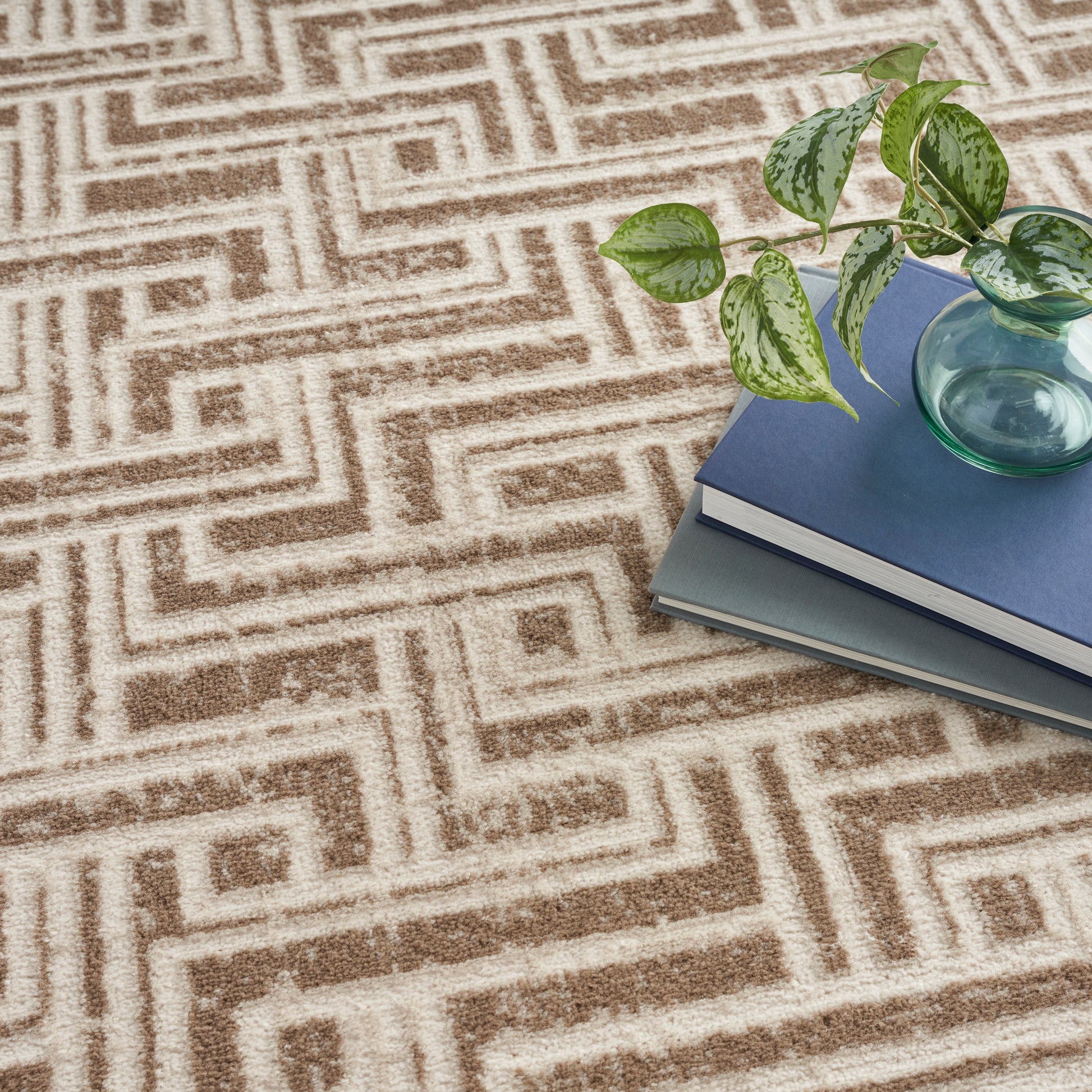 Nourison Home Serenity Home  Mocha Ivory  Transitional