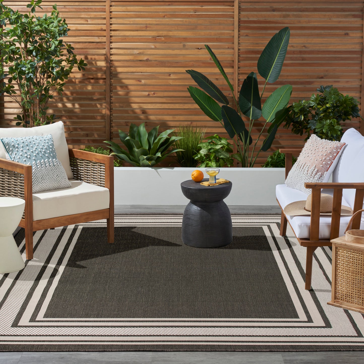 Nourison Home Horizon Indoor/Outdoor  Black  Contemporary