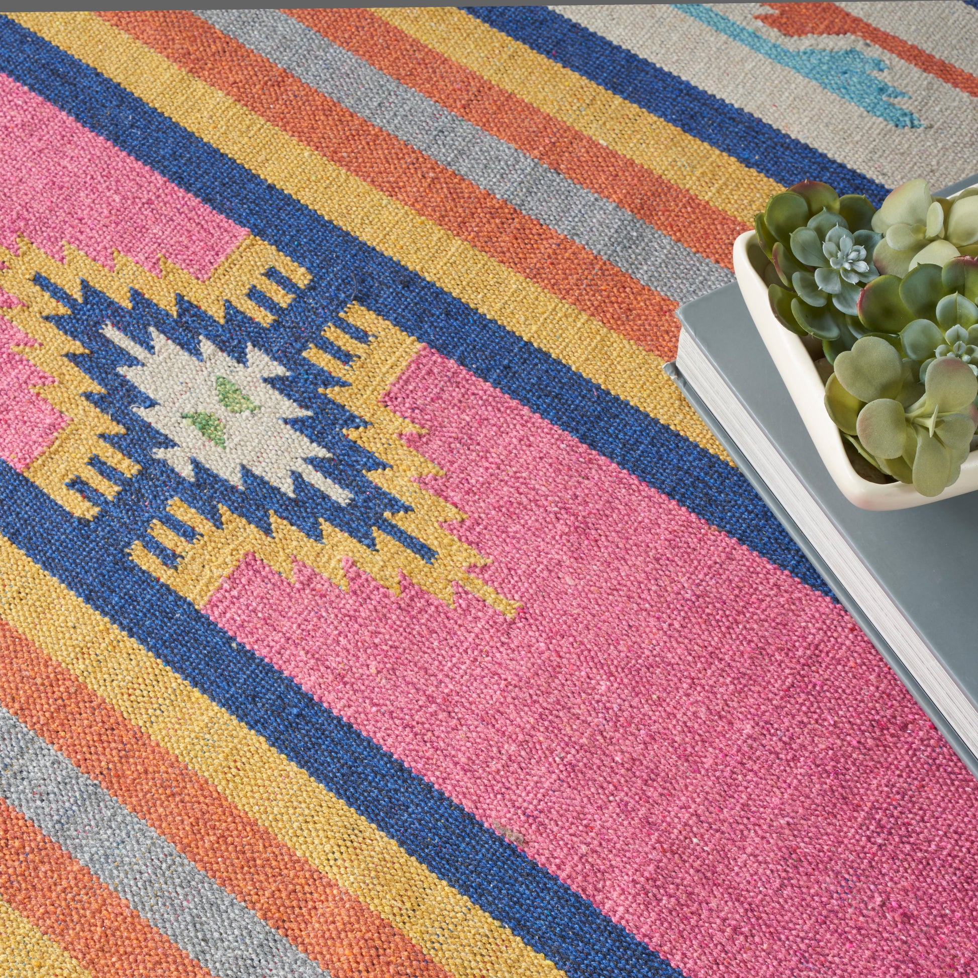 Nourison Home Baja  Ivory  Transitional