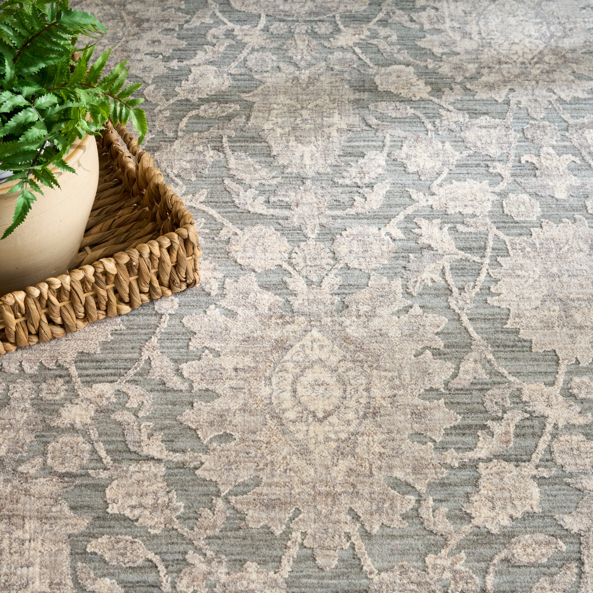 Nourison Home Shadows  Sage Ivory  Traditional