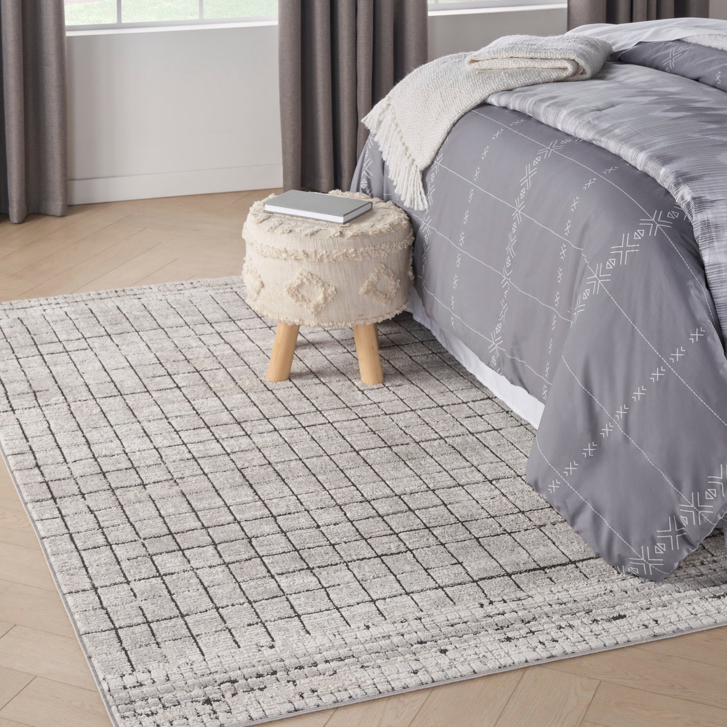 Nourison Home Quarry  Ivory Grey  Contemporary