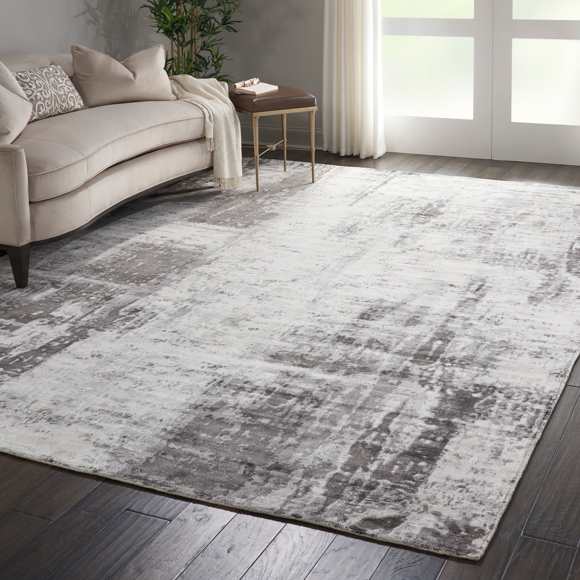 Nourison Home Safari Dreams  Ivory Grey  Contemporary