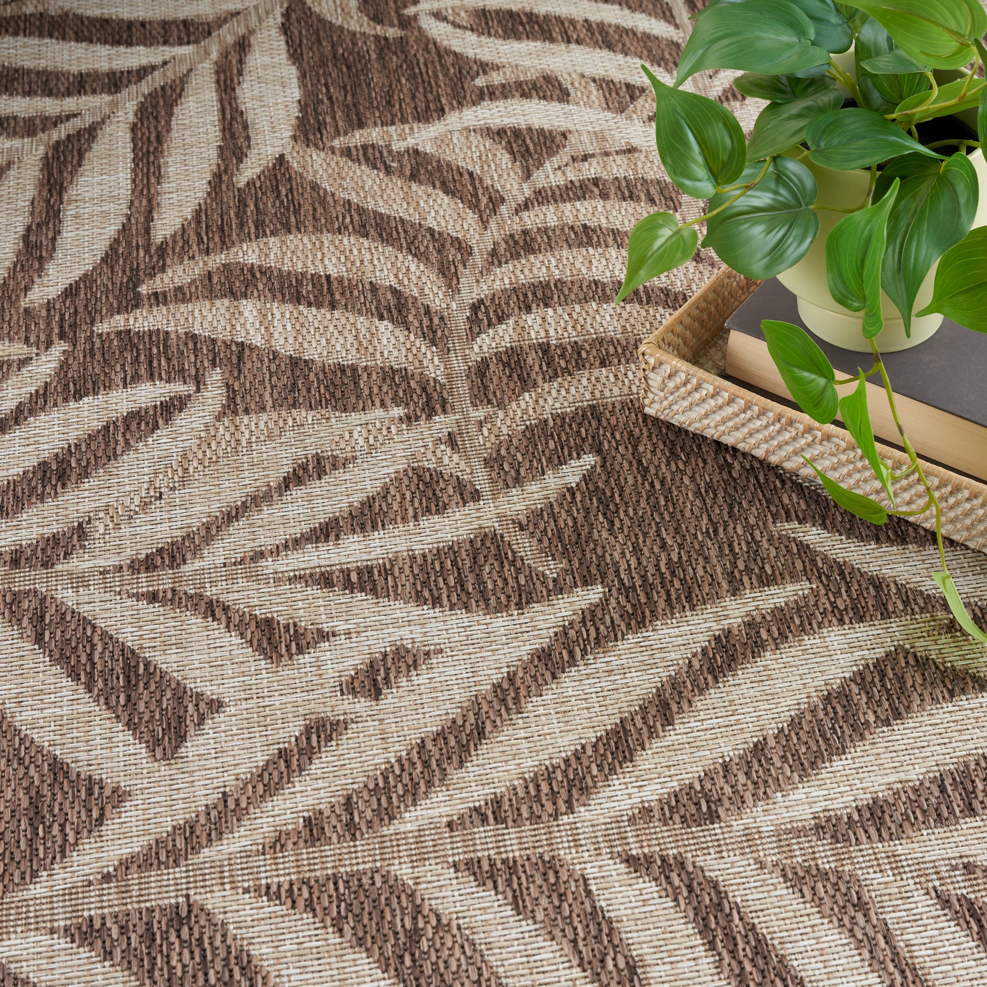 Nourison Home Garden Oasis  Mocha  Contemporary