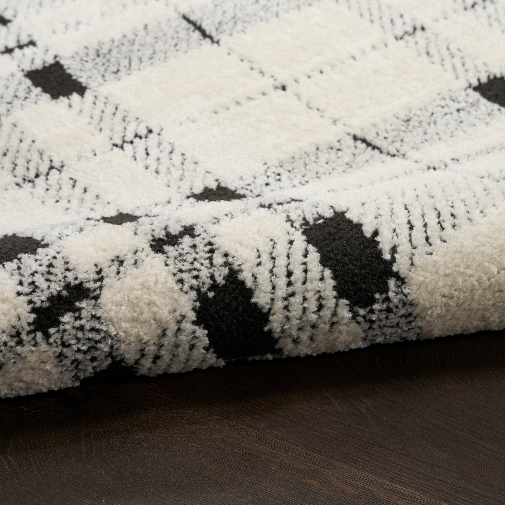 Nourison Home Modern Comfort  Ivory Black  Contemporary