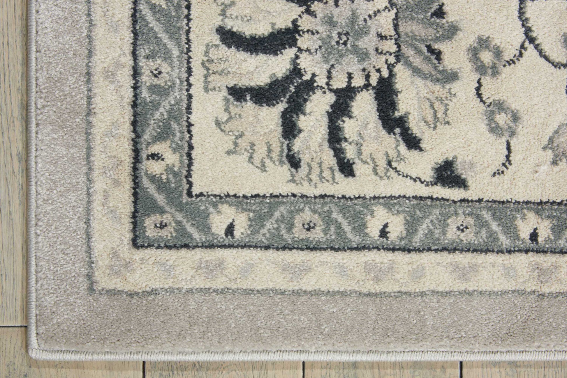 Nourison Home Maymana  Silver  Traditional