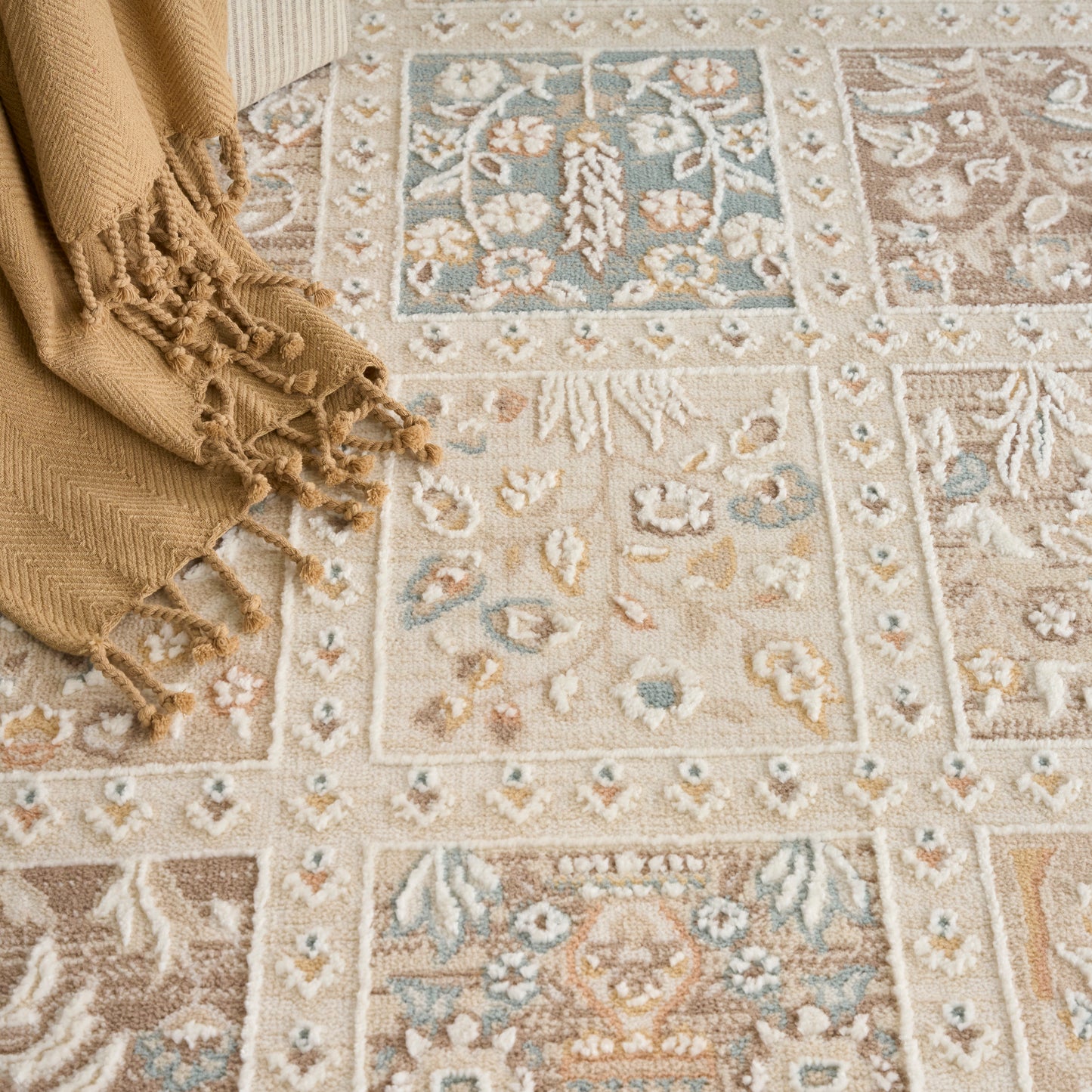 Nourison Home Isla  Multicolor  Traditional