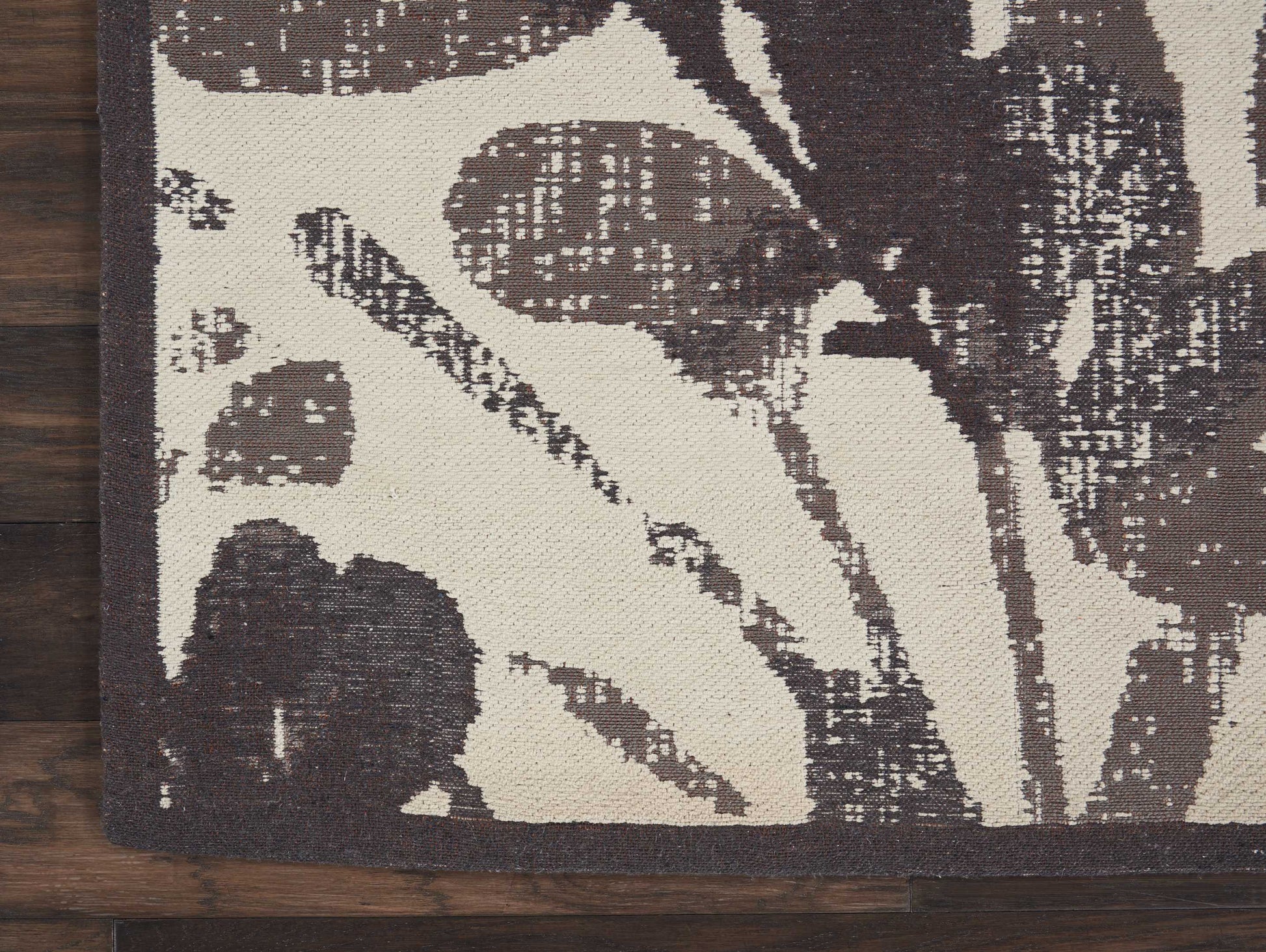 Waverly Vintage Lux  Graphite  Contemporary