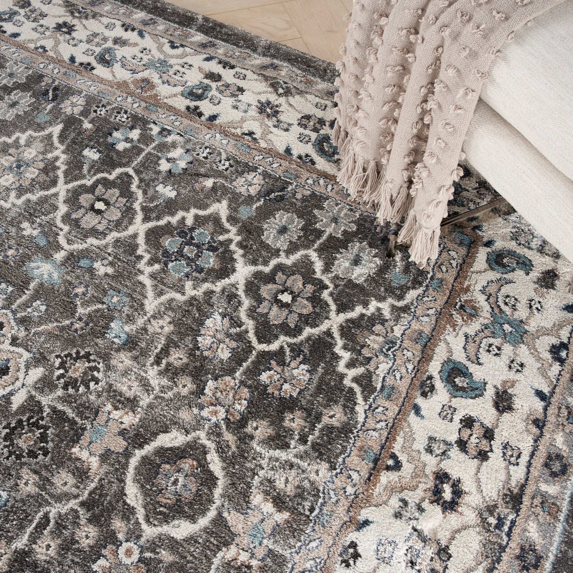 Nourison Home American Manor  Grey Ivory  Traditional