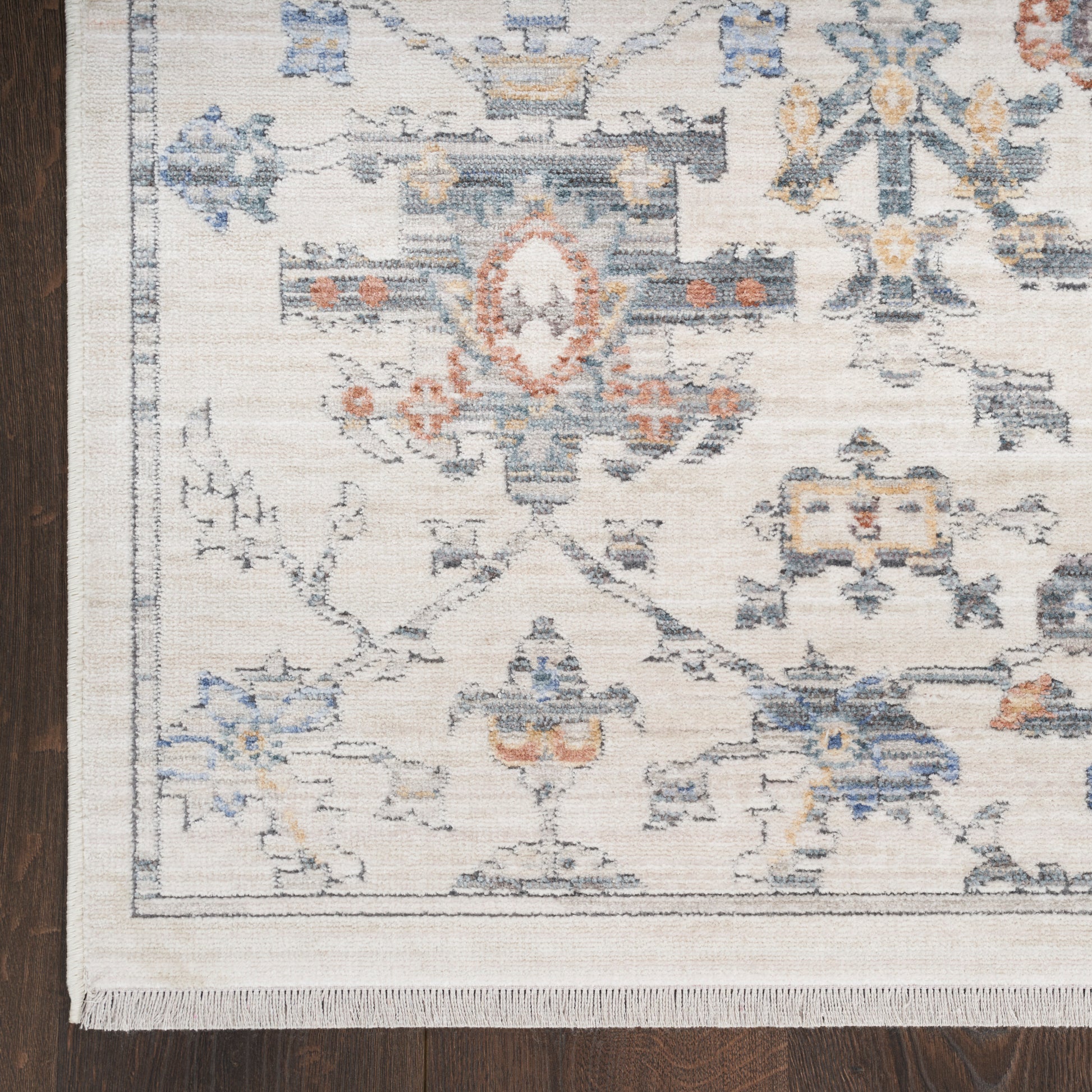 Nourison Home Elegant Heirlooms  Ivory Grey  Traditional