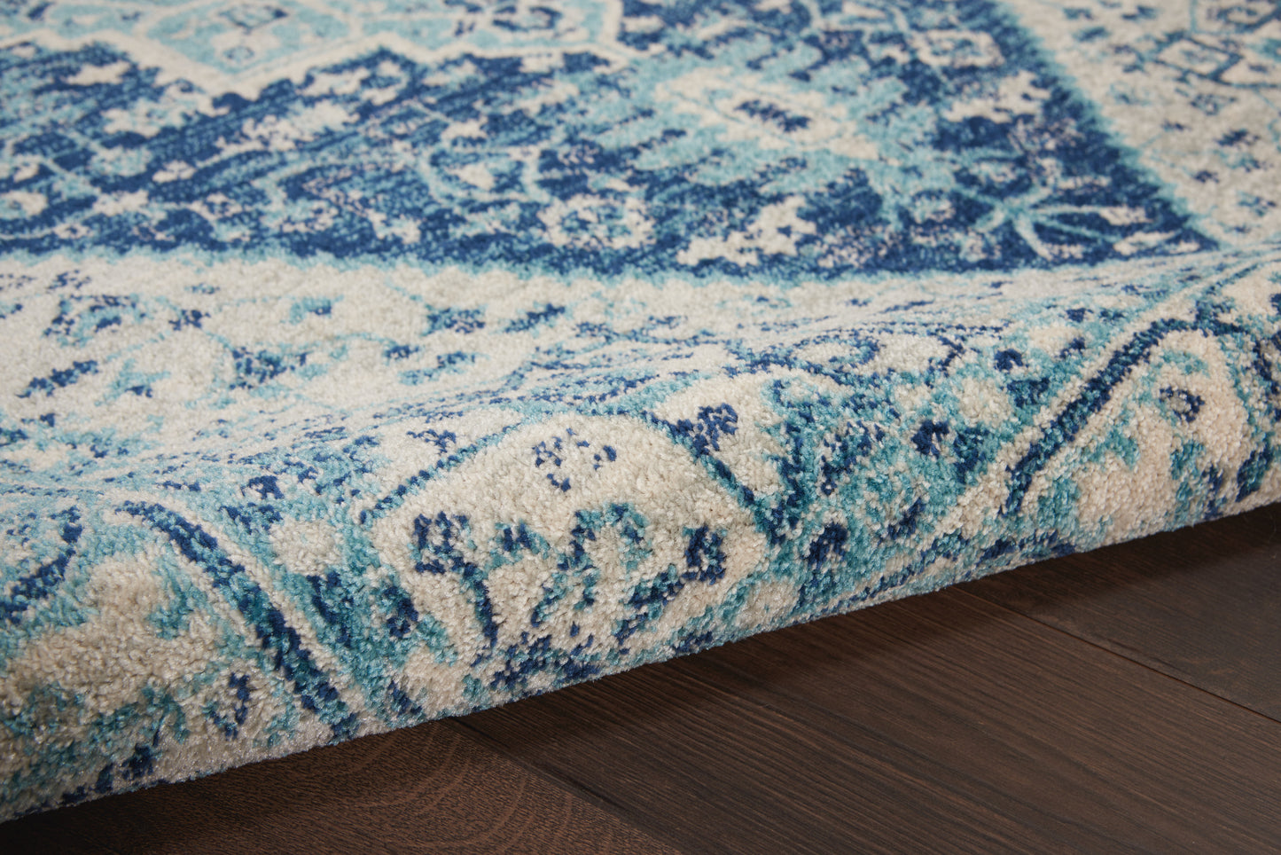 Nourison Home Tranquil  Ivory Navy  Transitional