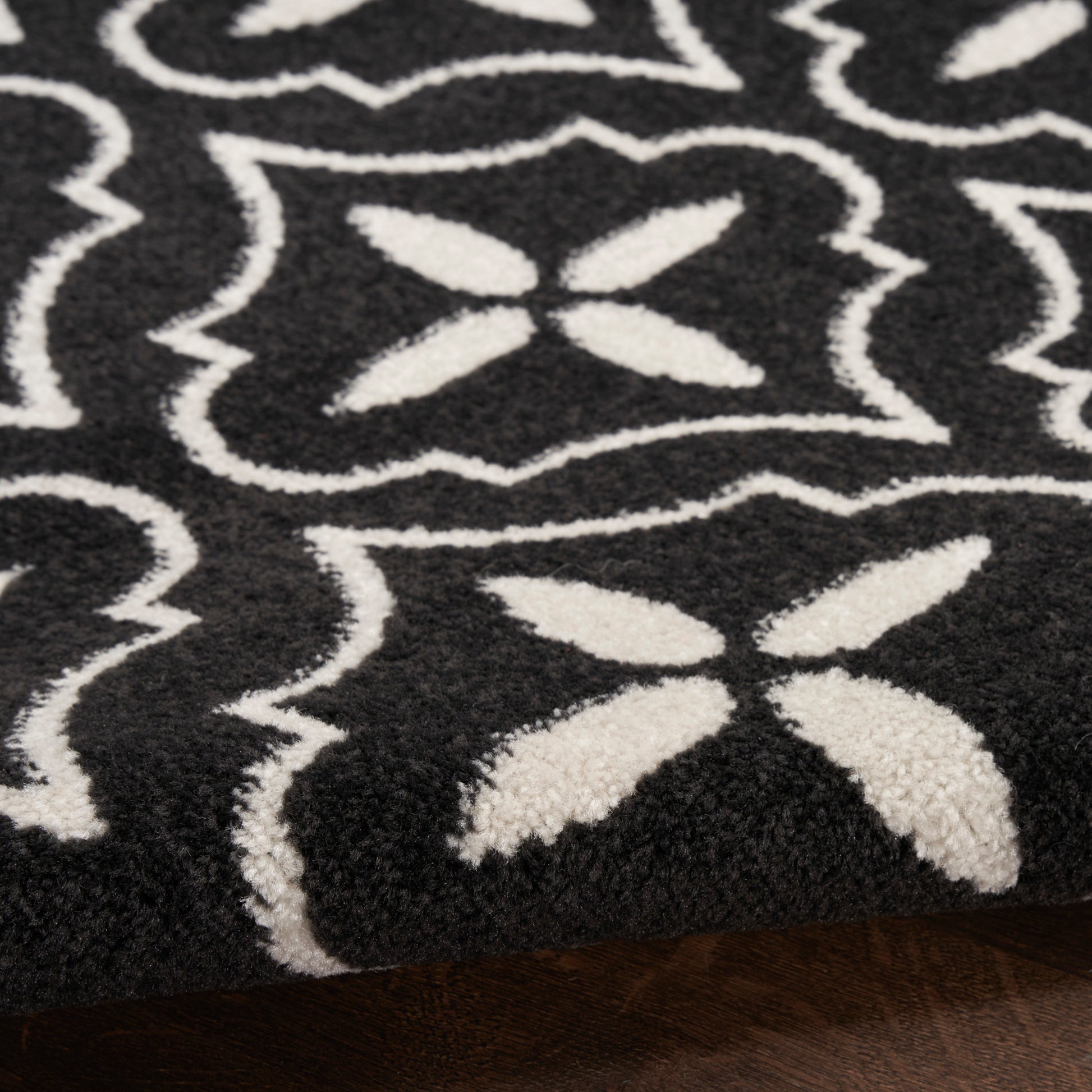 Nourison Home Nourison Essentials  Black Ivory  Contemporary