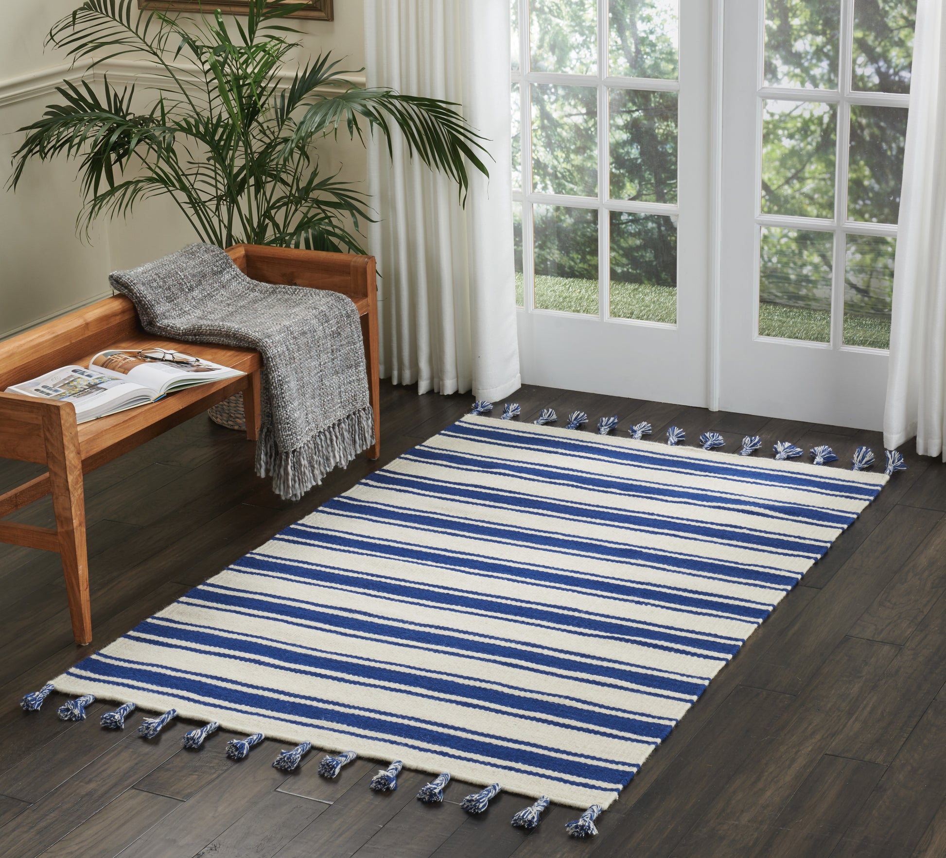 Nourison Home Rio Vista  Ivory Navy  Contemporary