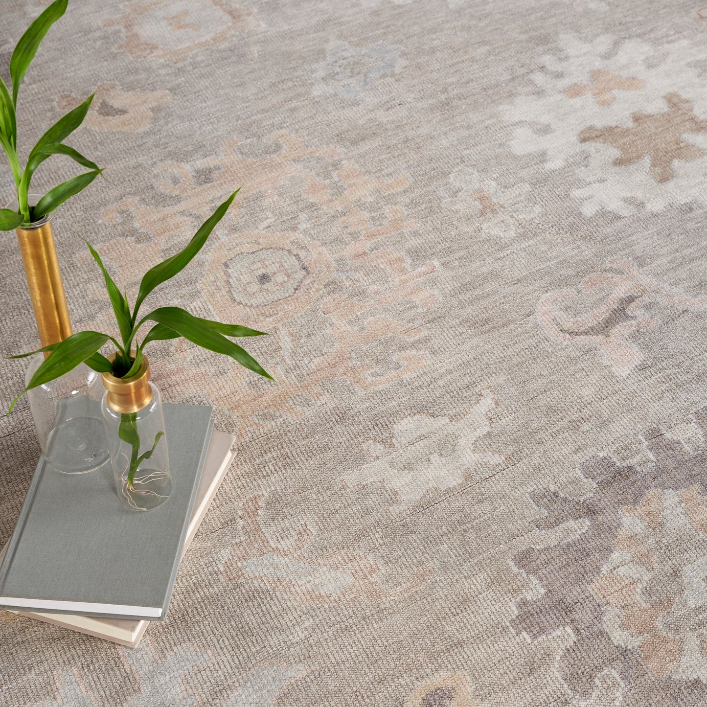 Nourison Home Aldora  Silver Blue  Traditional